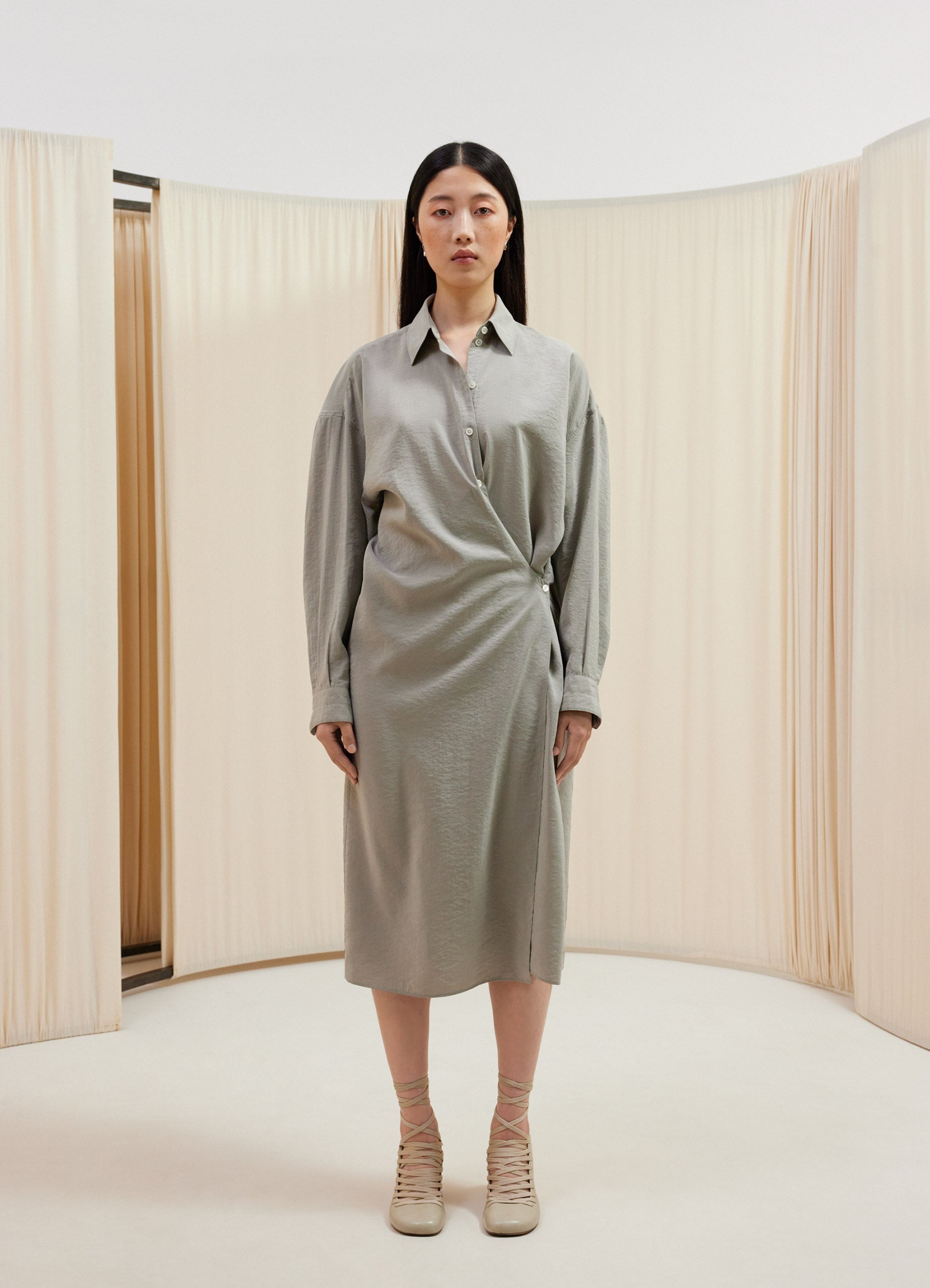 ワンピース LEMAIRE \"STRAIGHT COLLAR TWISTED\" DRESS Namu Shop - Lemaire Straight Collar Twisted Dress - Dark