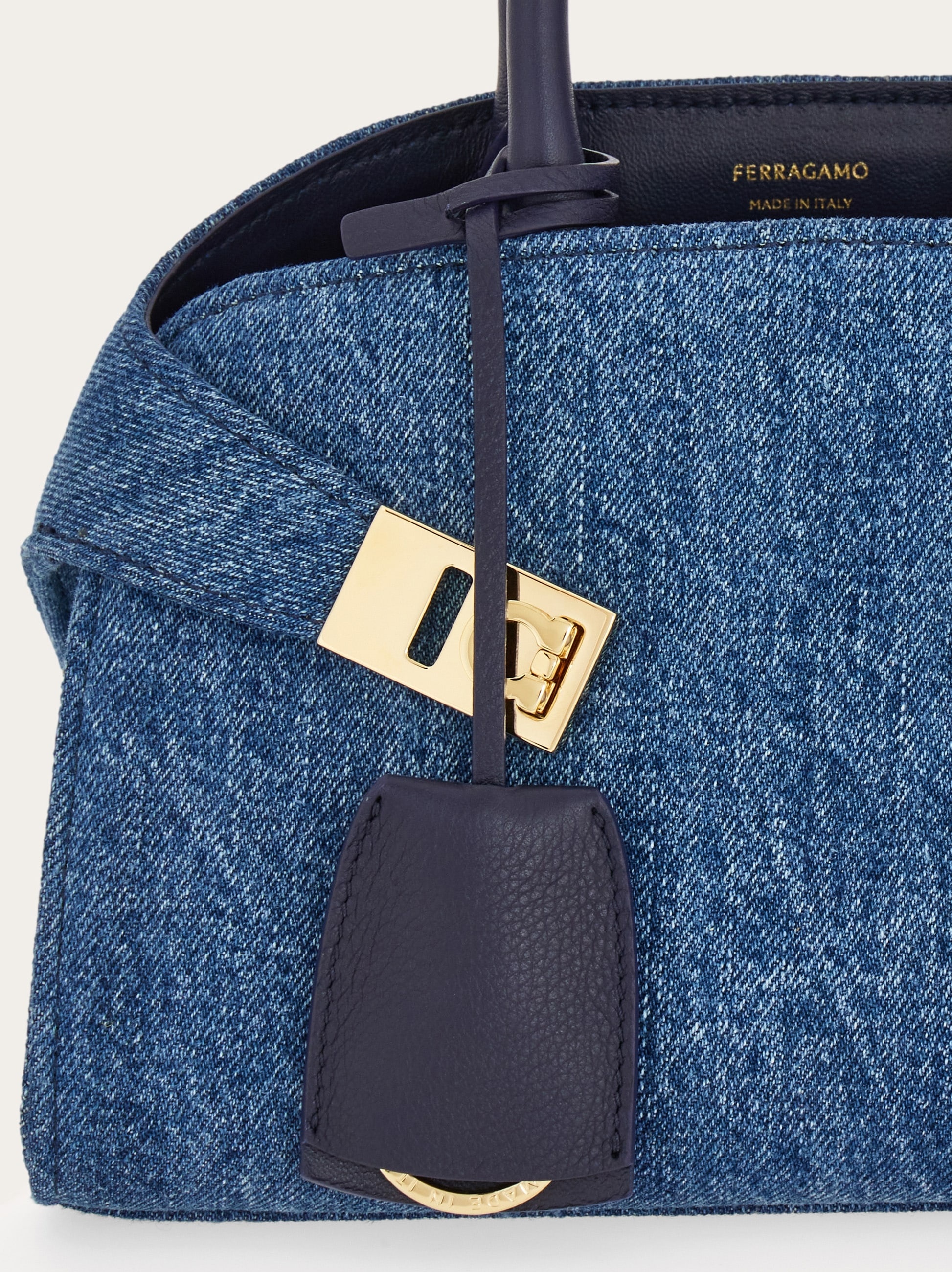 Hug handbag (XS) - 7