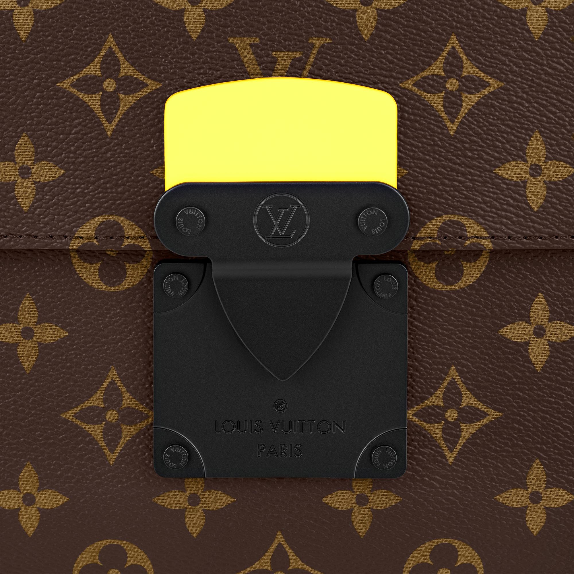 S Lock A4 Pouch 5