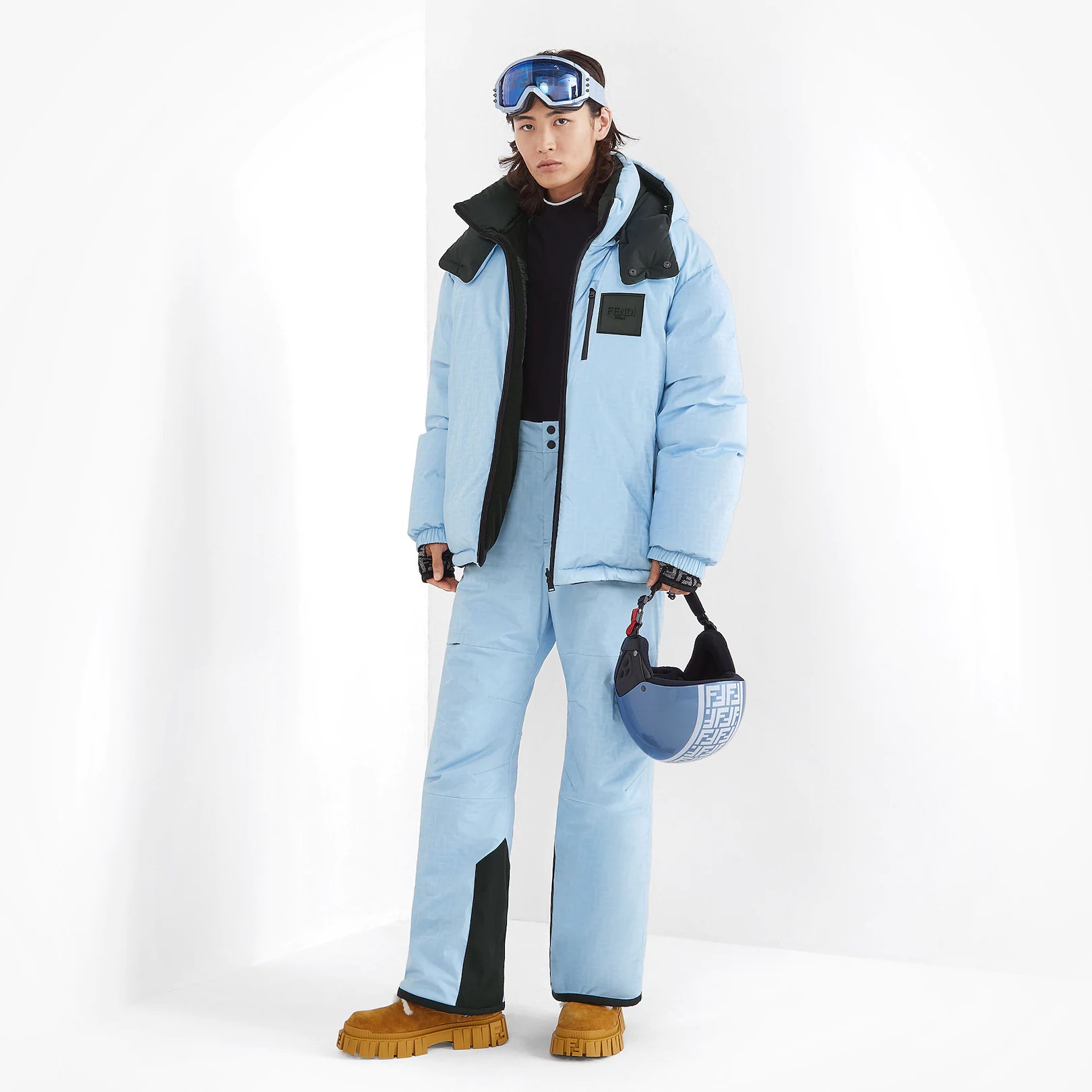 Light blue helmet - 4