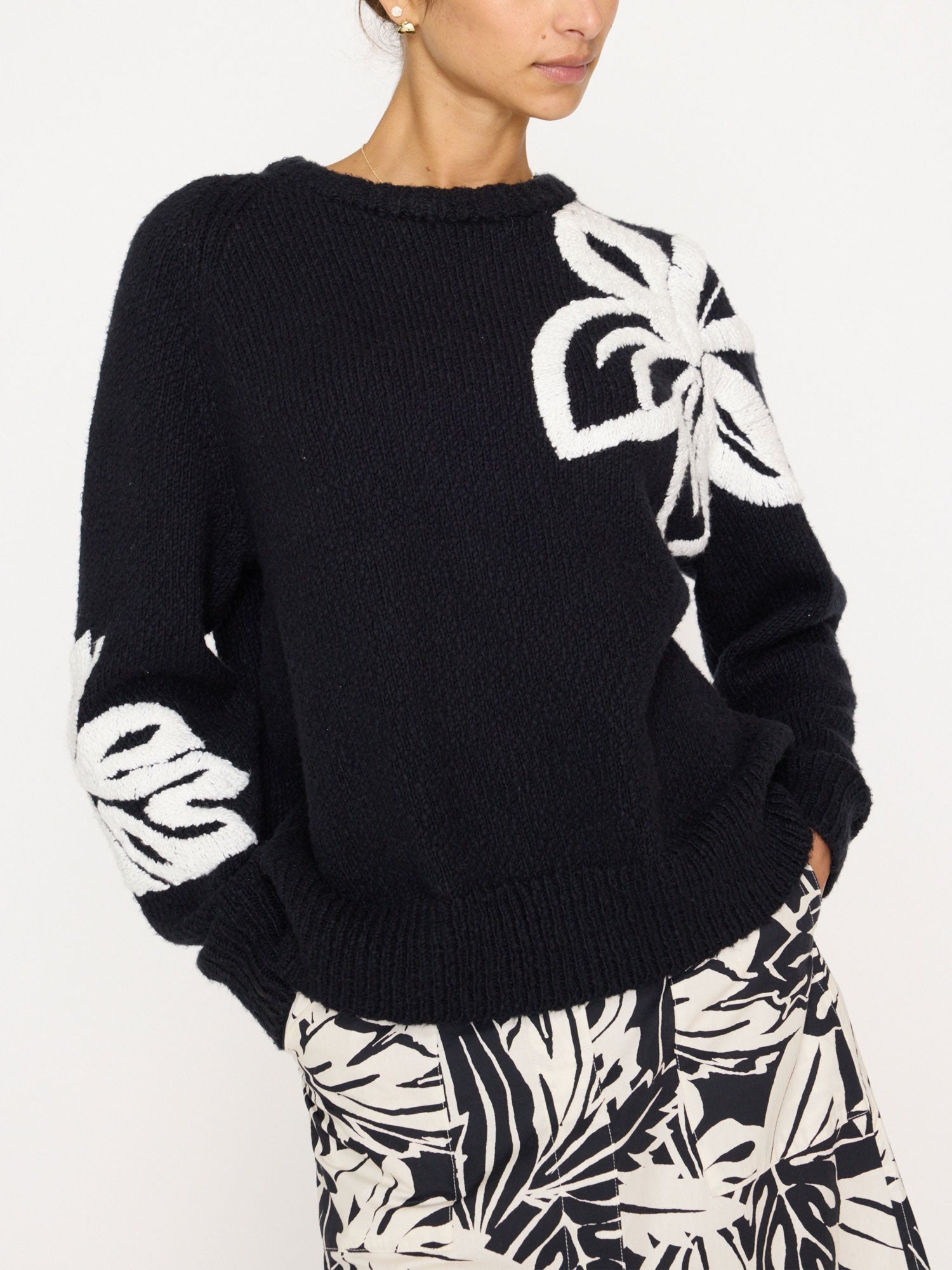 The Hibiscus Embroidered Sweater - 7