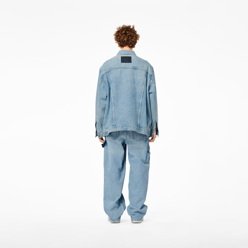 THE DENIM TRUCKER JACKET 7