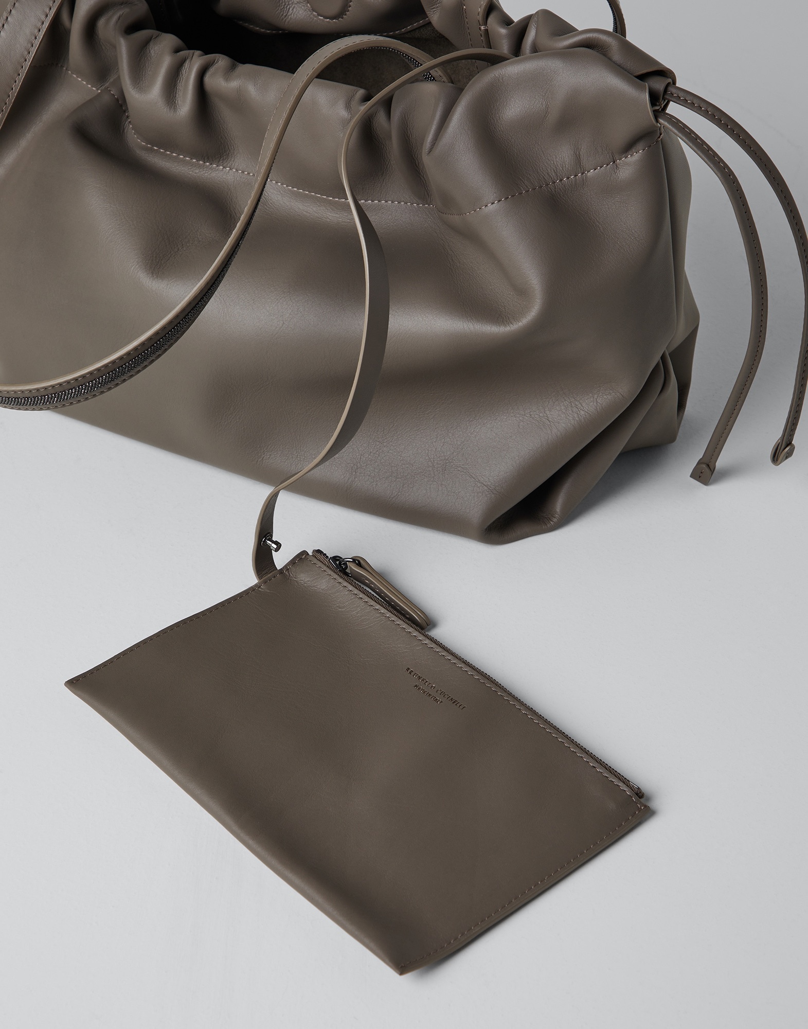 Matte calfskin shopper bag with shiny handles - 5