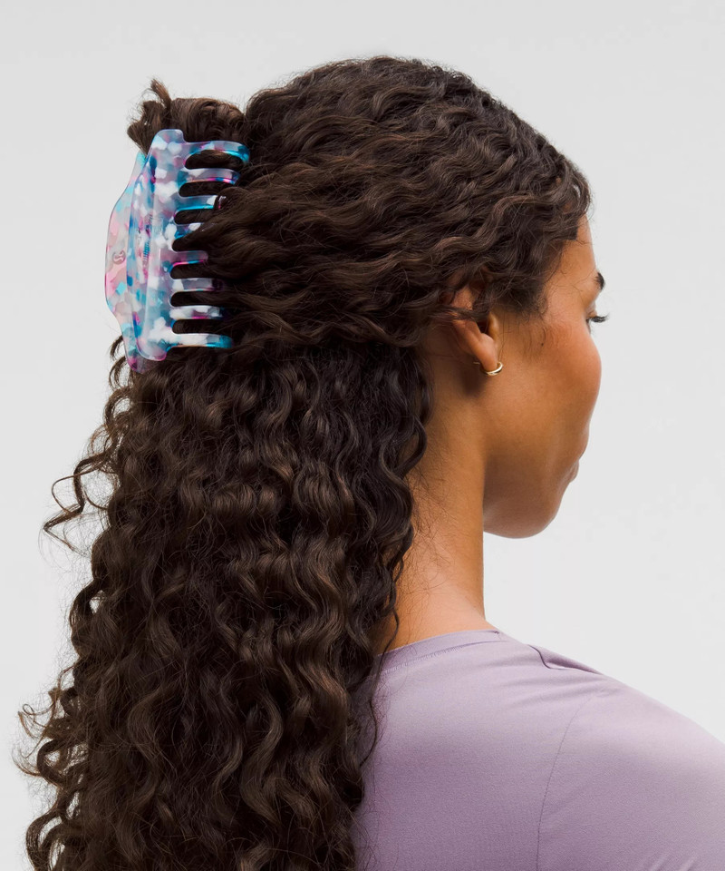 lululemon Jumbo Claw Clip outlook