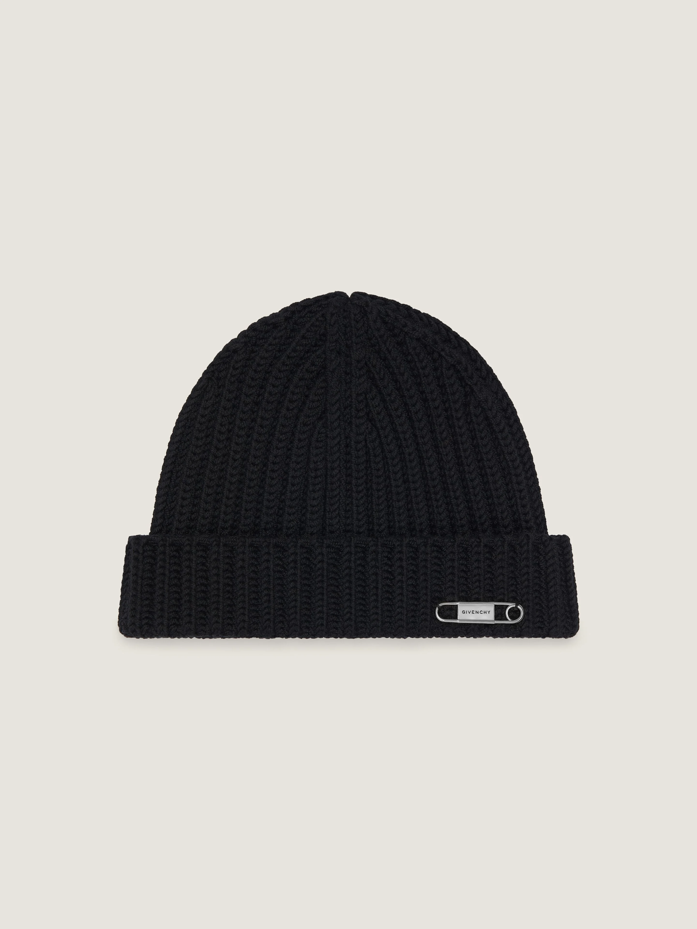 BEANIE IN WOOL WITH PIN - 1