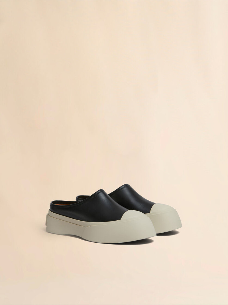 BLACK LEATHER PABLO SABOT 2