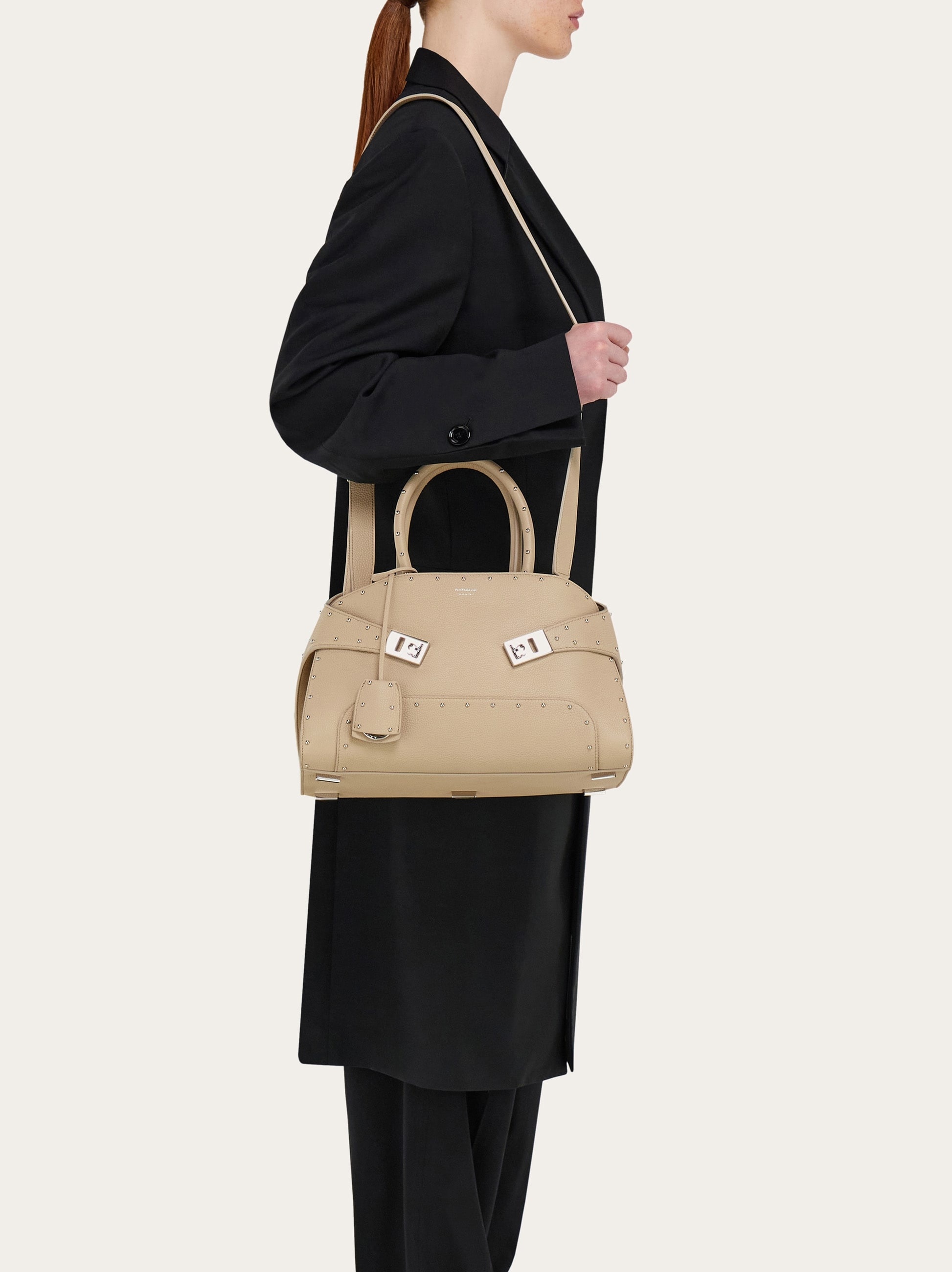 Hug handbag with studs (M) - 3