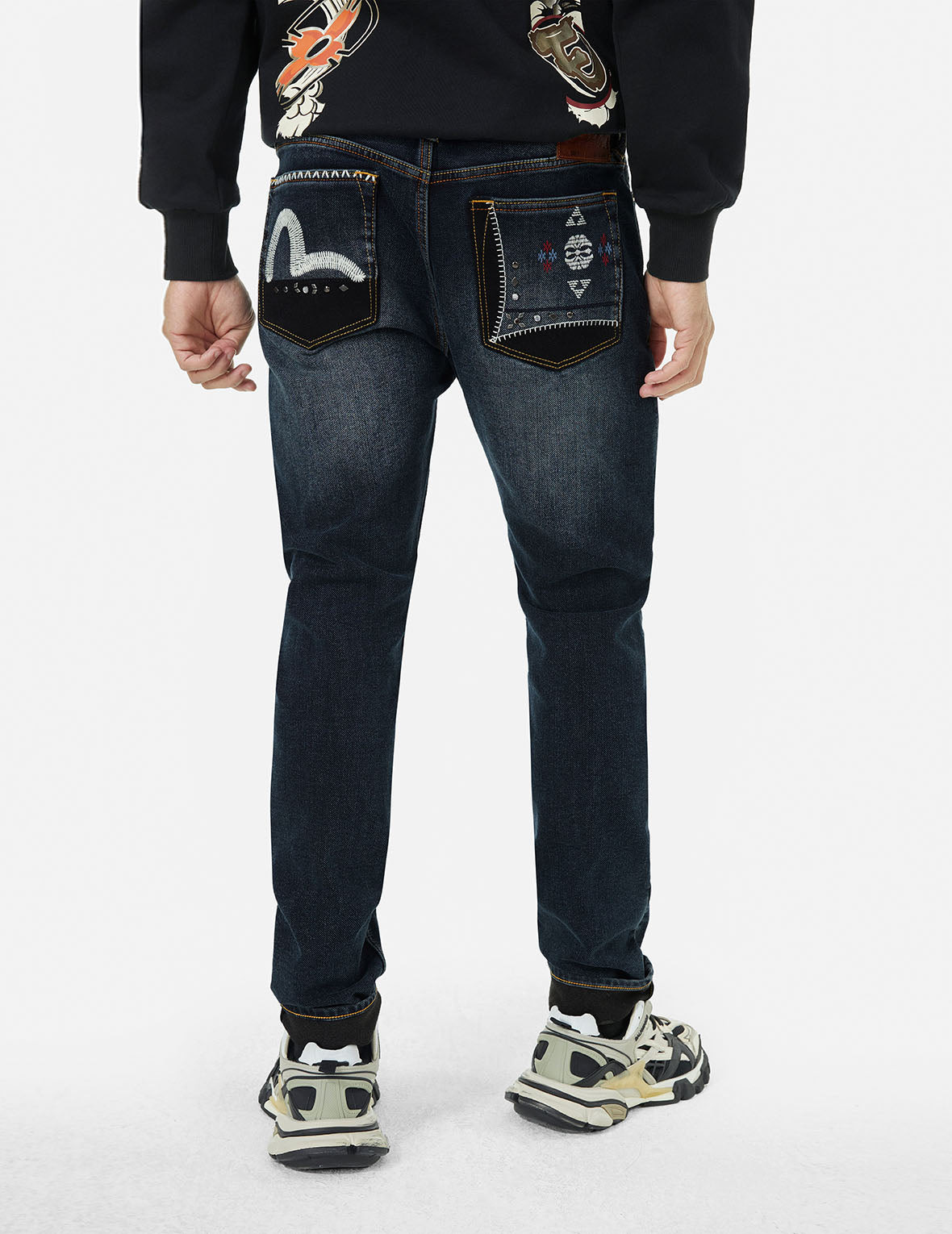 Seagull Embroidery with Metal Studs Carrot Fit Jeans #2017 - 3