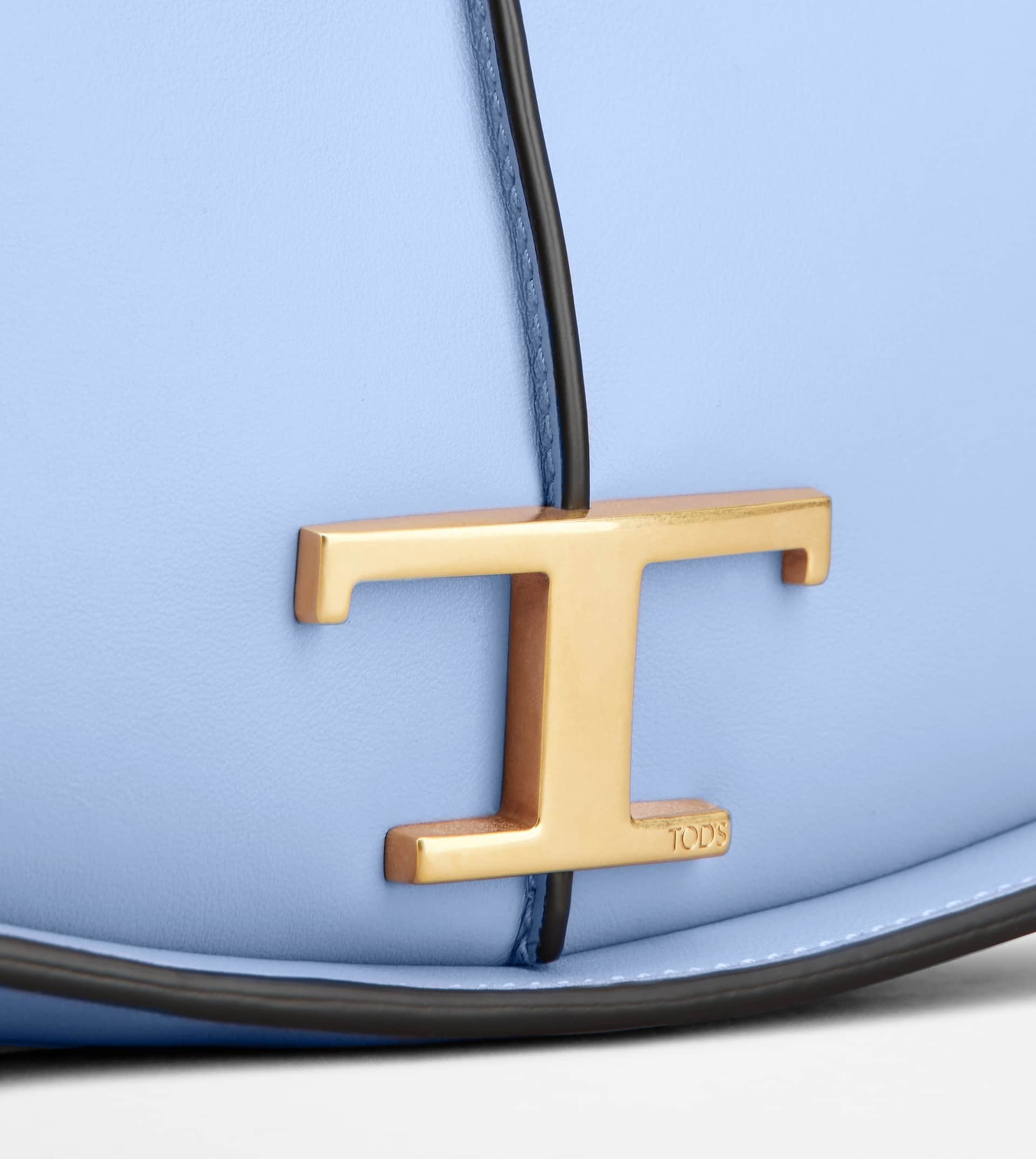 T TIMELESS SHOULDER BAG IN LEATHER MICRO - LIGHT BLUE - 6