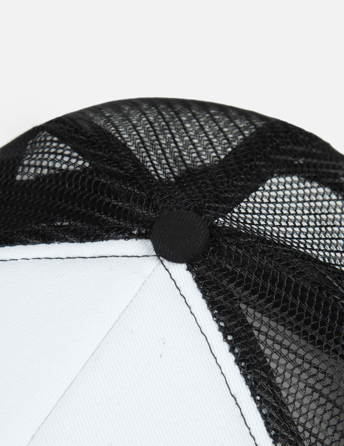 DOTTED LOGO EMBROIDERY TUCKER HAT - 9
