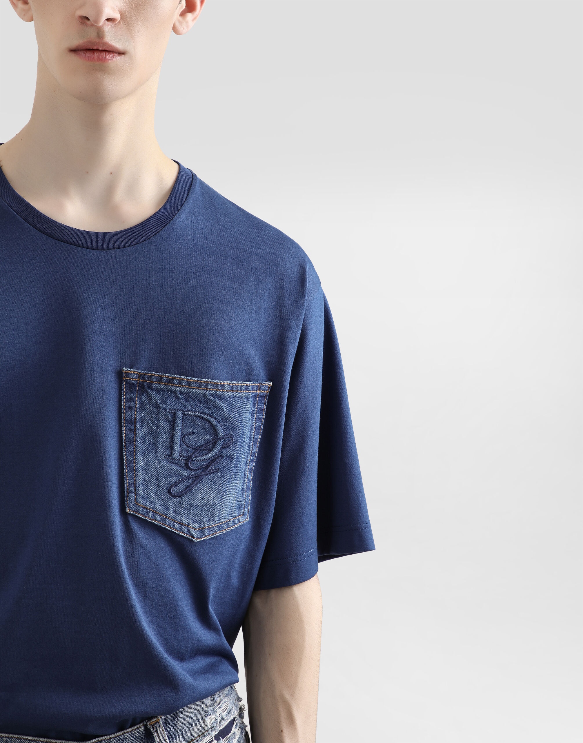 Cotton T-shirt with breast pocket and logo embroidery - 5