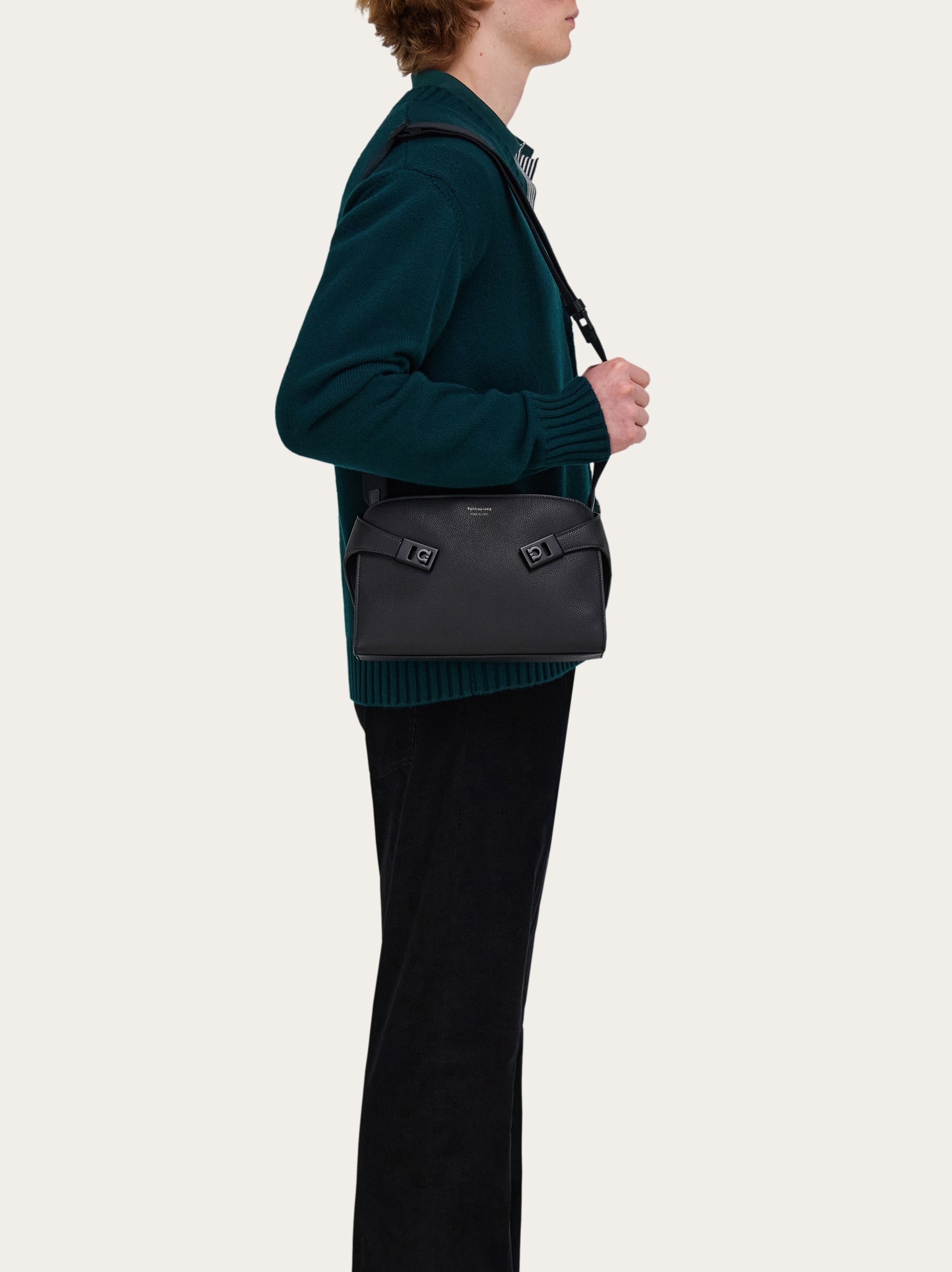 Hug messenger bag - 2