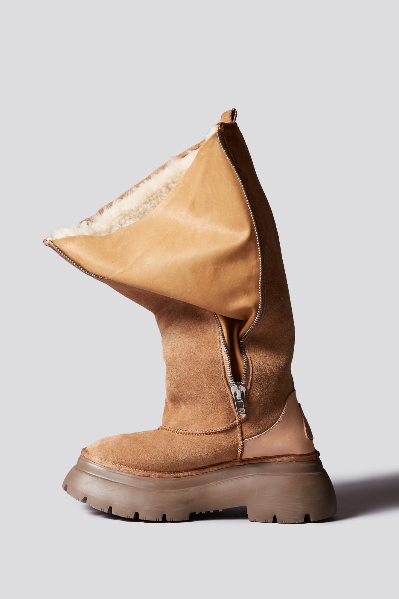 TALL CHUNKY SHEARLING BOOT - LIGHT BROWN -R13 - 1