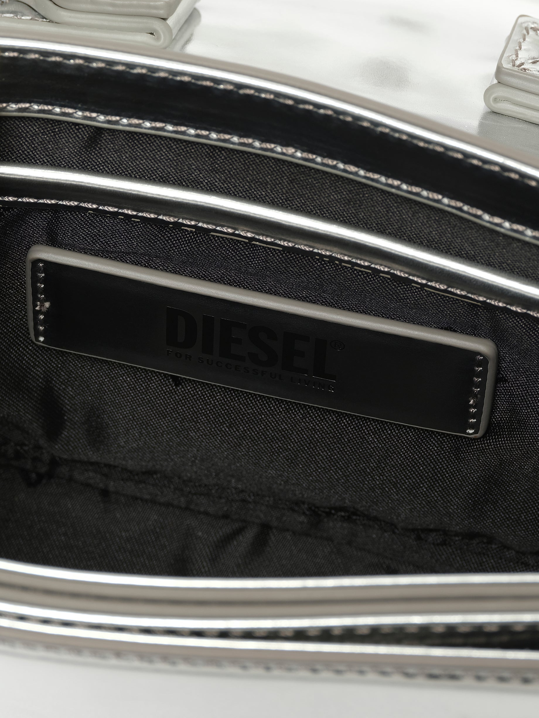 FW25 1DR Shoulder Bag in Silver - 5