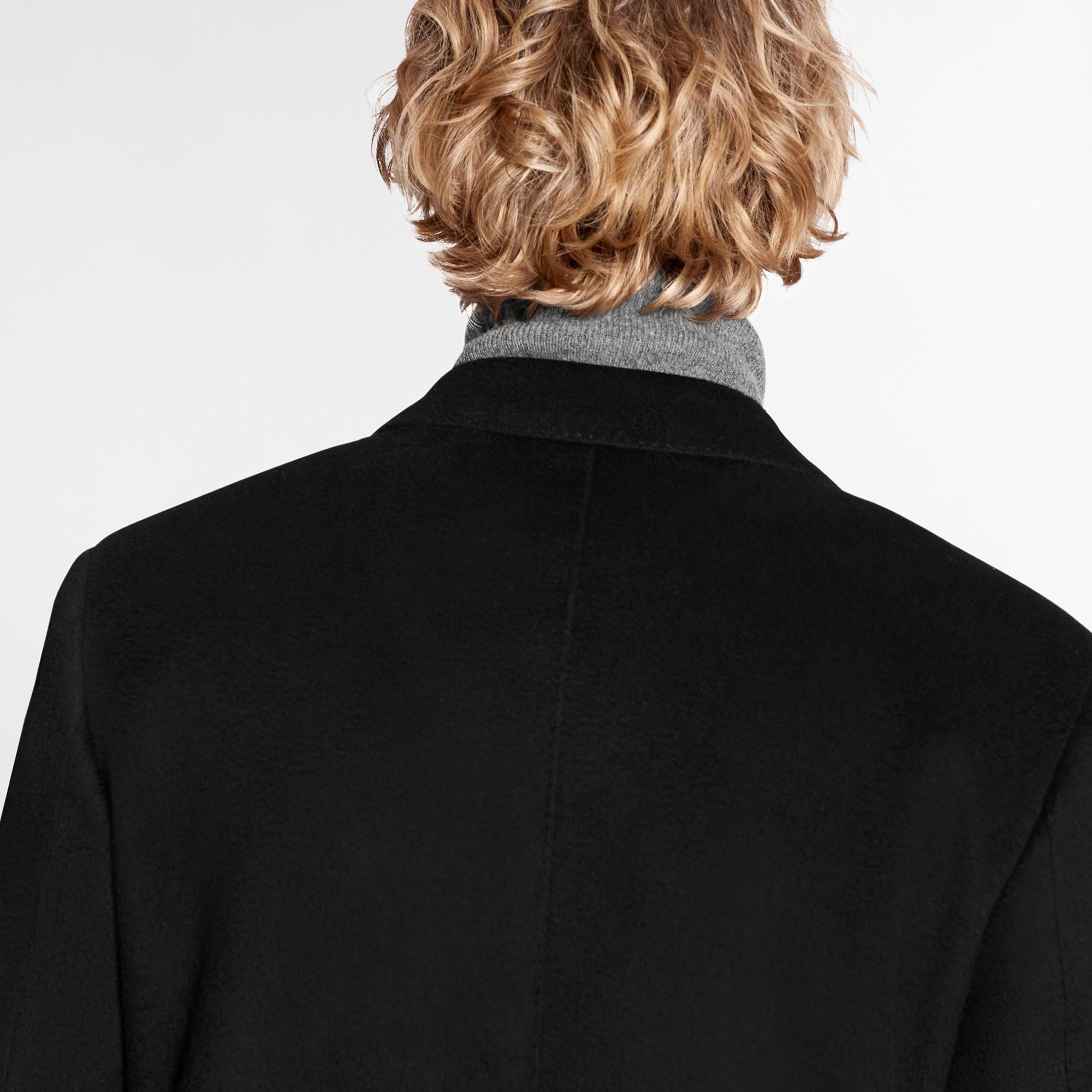 Classic Single-Breasted Coat - 4