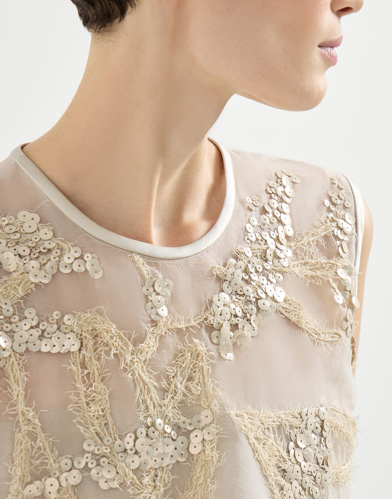 Crispy silk top with dazzling seabed embroidery 4