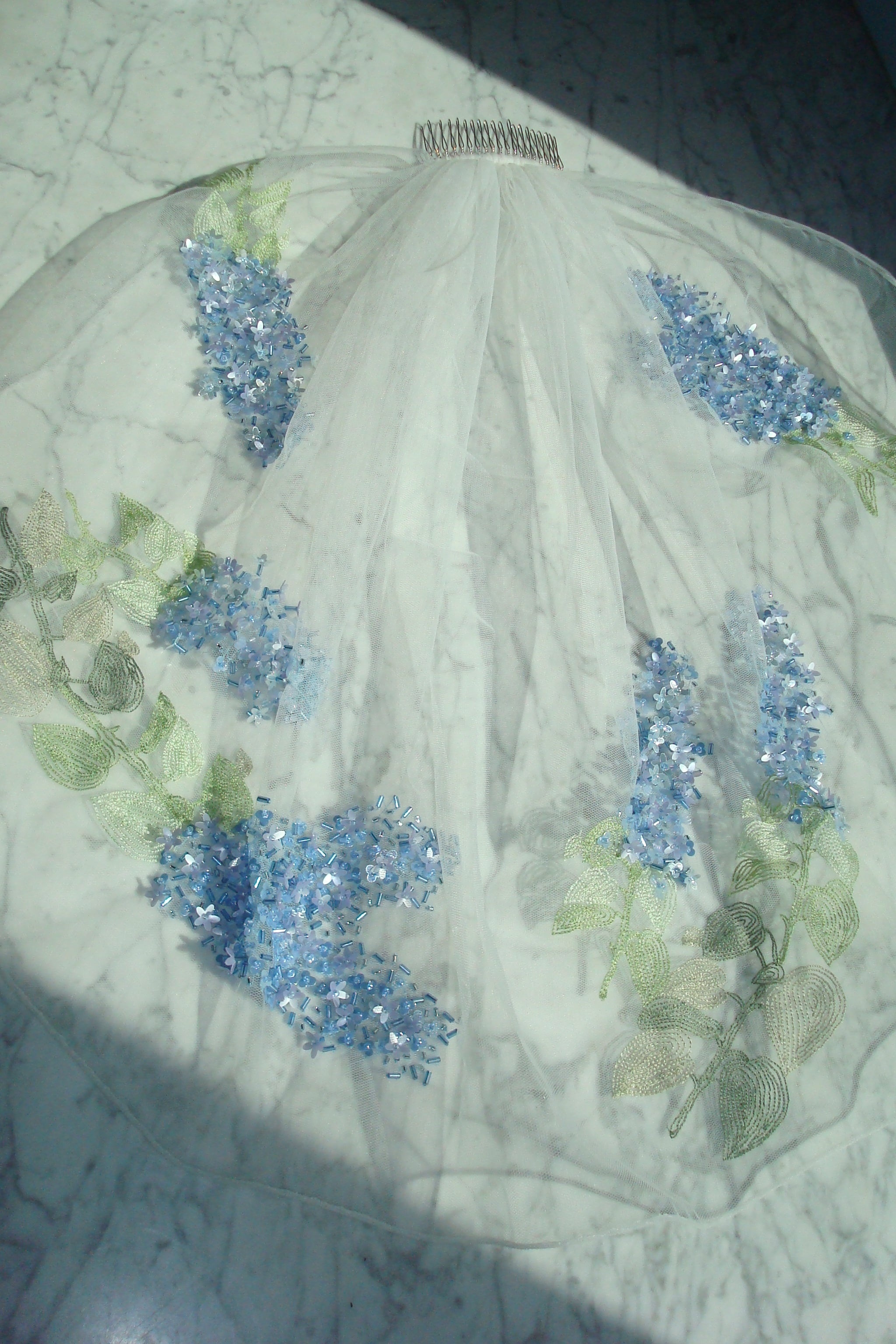 Hand-embroidered veil Lilacs - 3