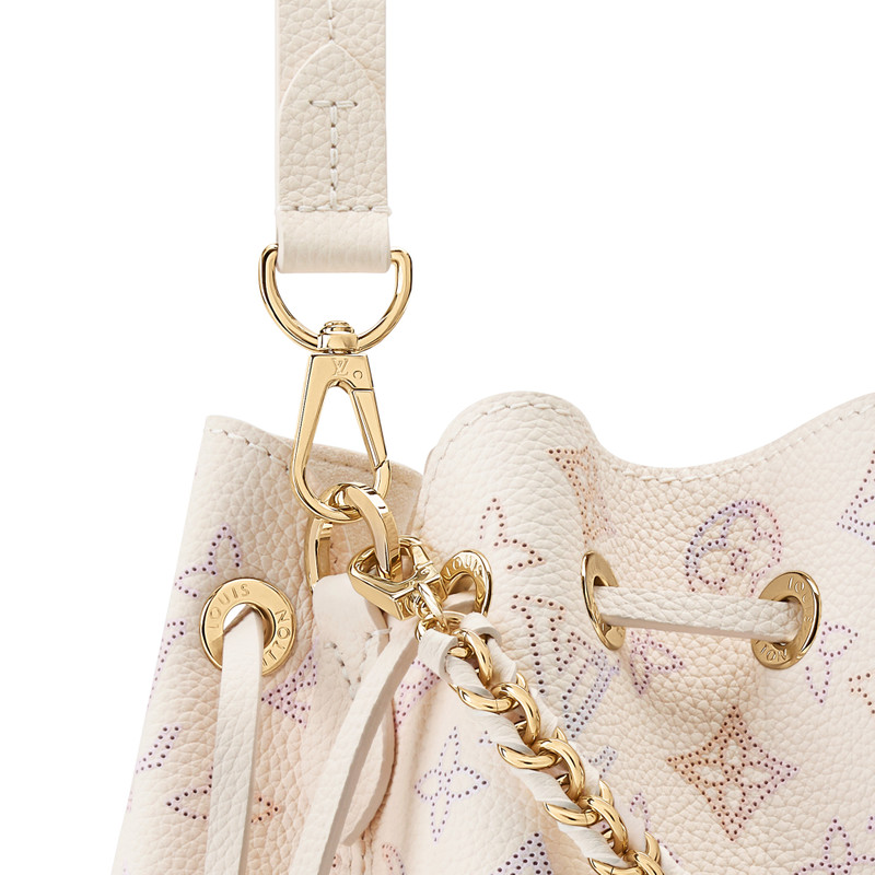 Louis Vuitton Bella Tote outlook