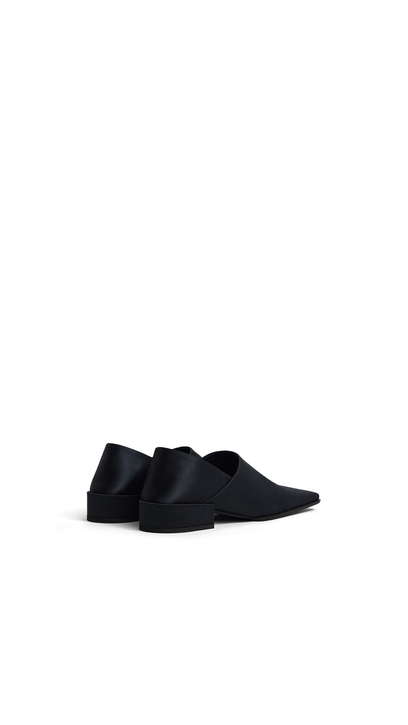 SQUARE SLIPPERS IN SATIN 3
