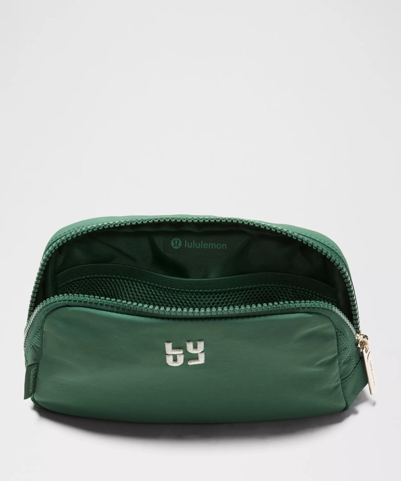Everywhere Belt Bag 1L *Embroidered Stack 5