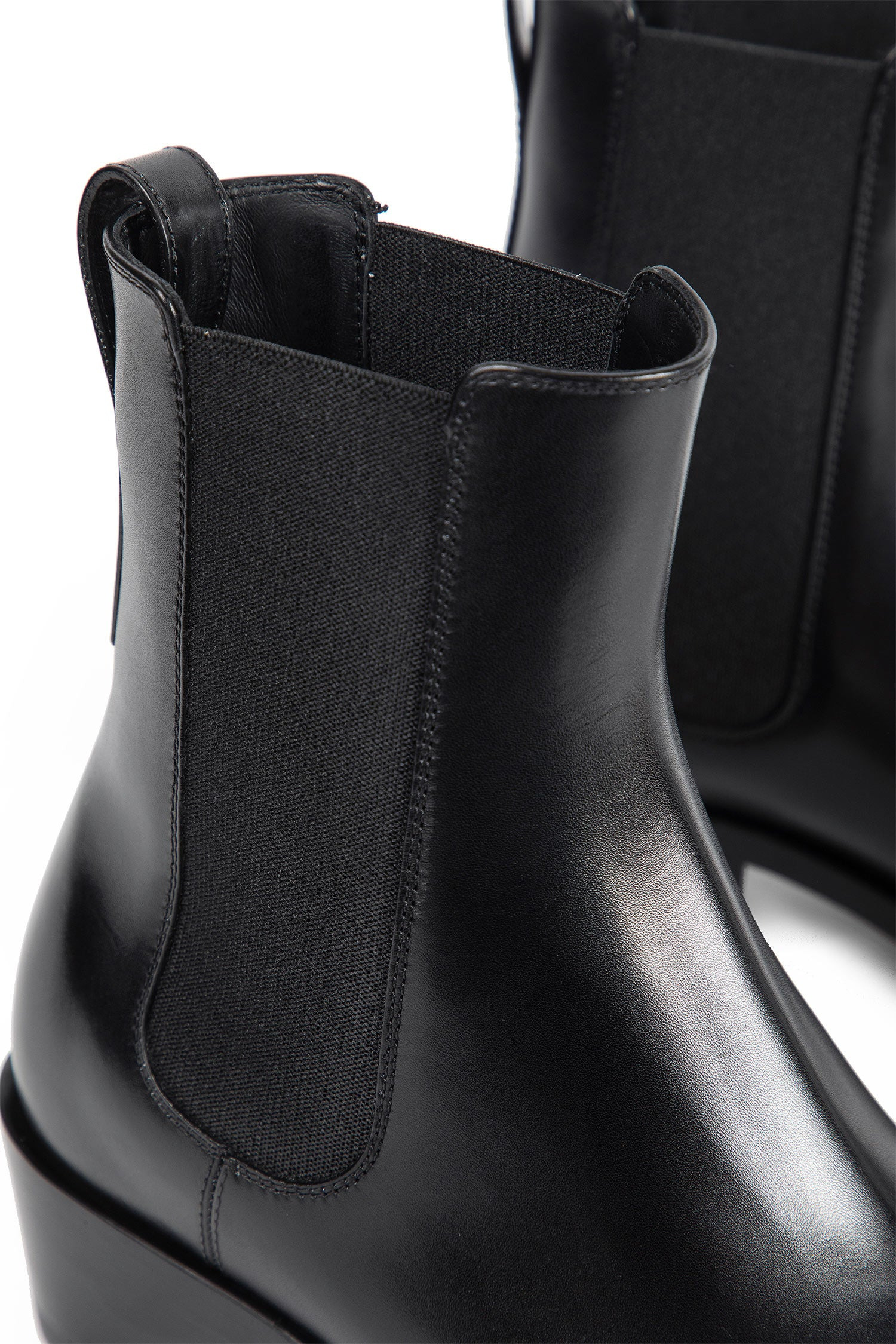 Chelsea Boots In Burnished Leather - 7