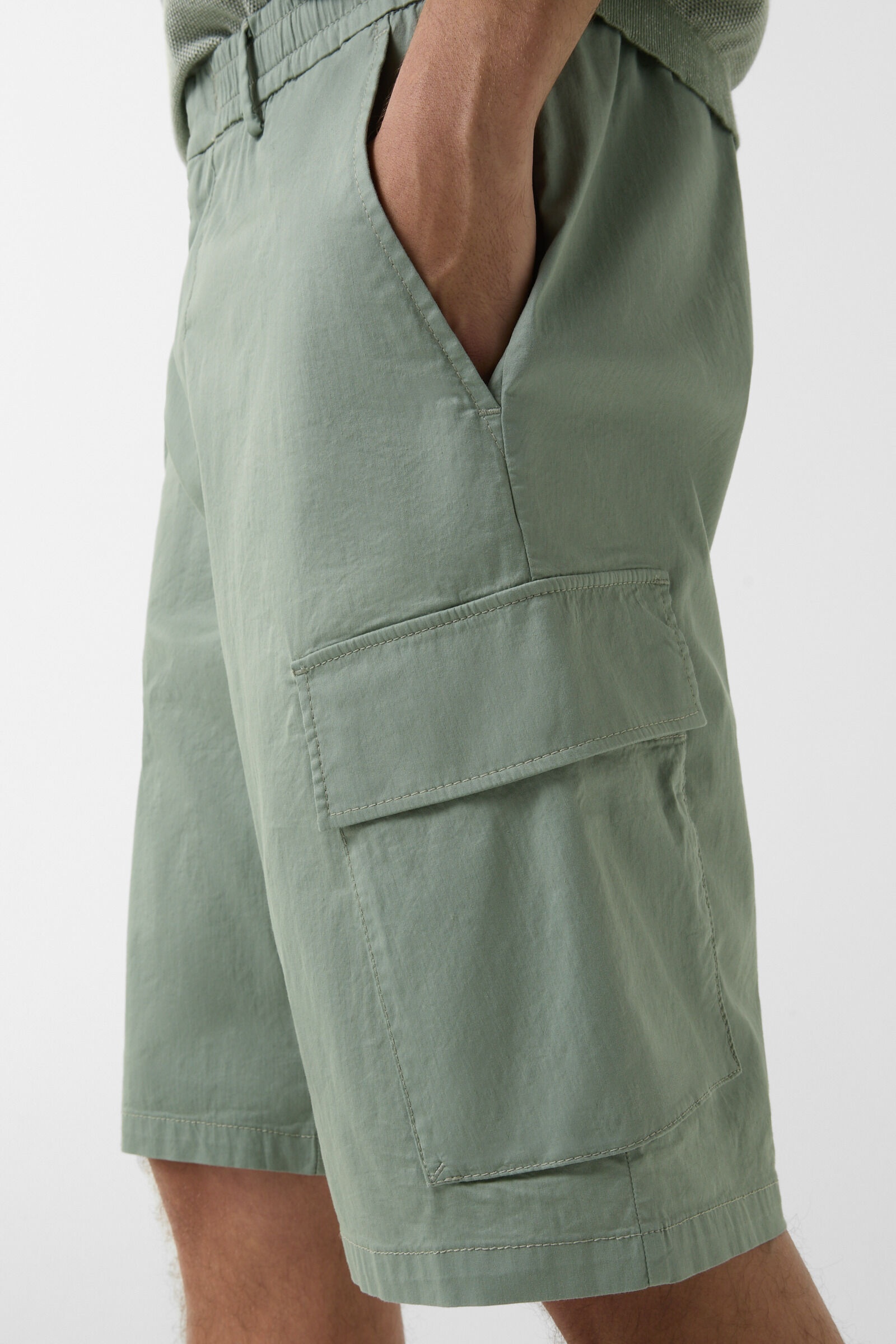 Marc cargo shorts in Eucalyptus - 5