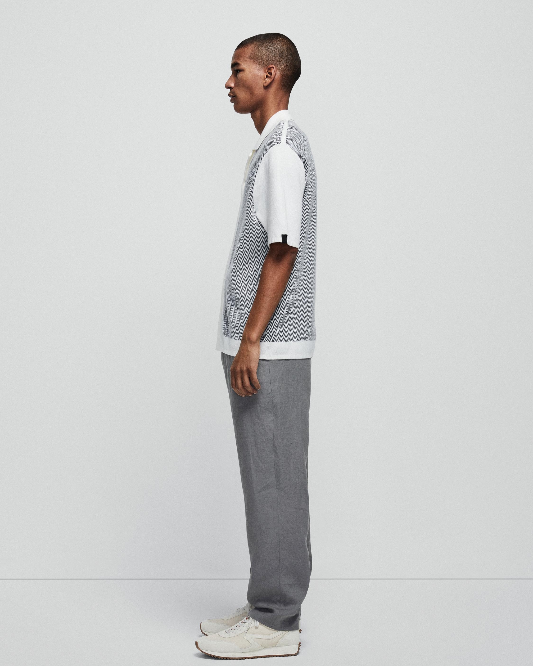 Avery Herringbone Snap Front Shirt
Classic Fit Shirt - 5