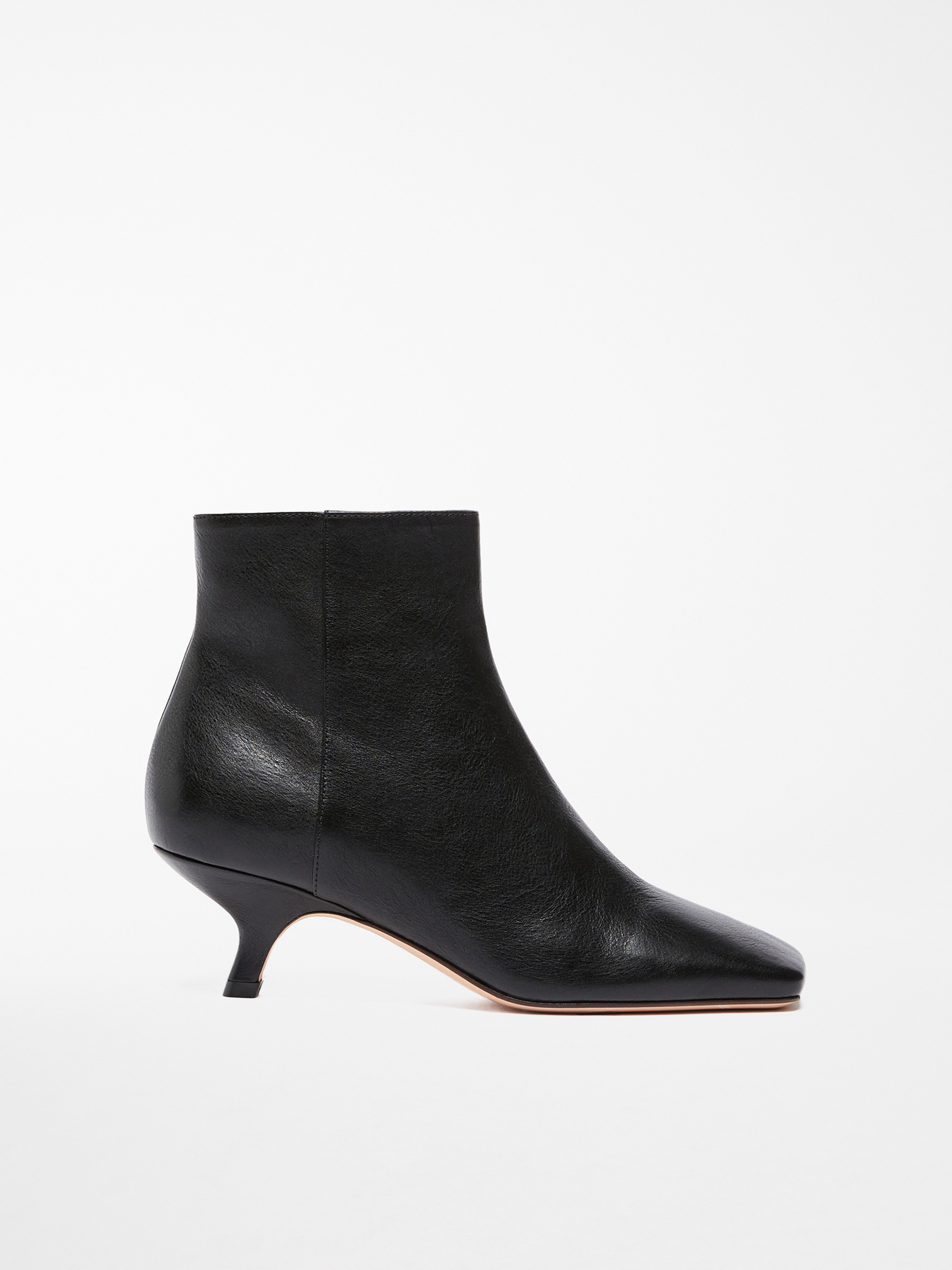Square-toe ankle boots - 1