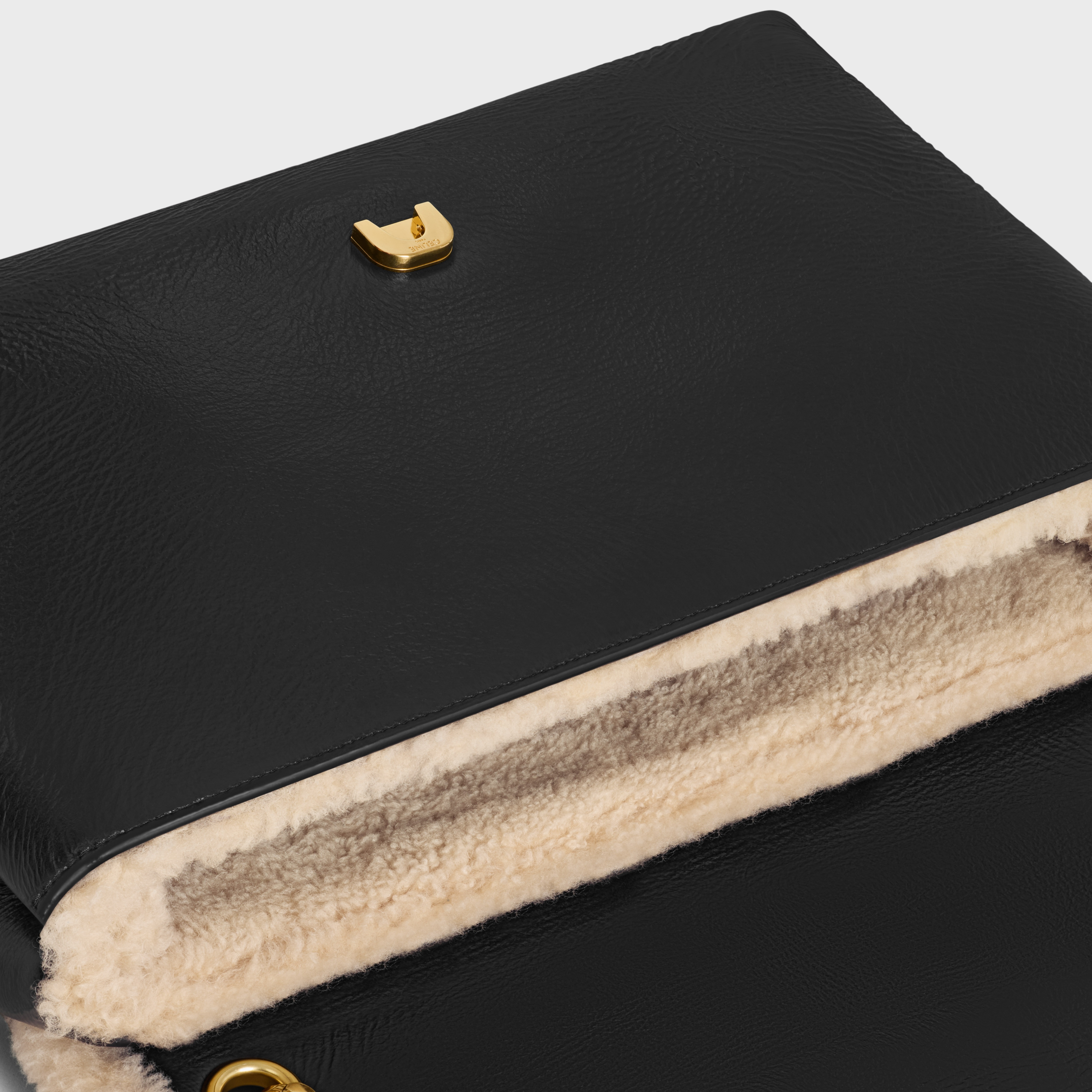 LARGE CELINE VICTOIRE BAG in CREASED LAMBSKIN AND SHEARLING - 4