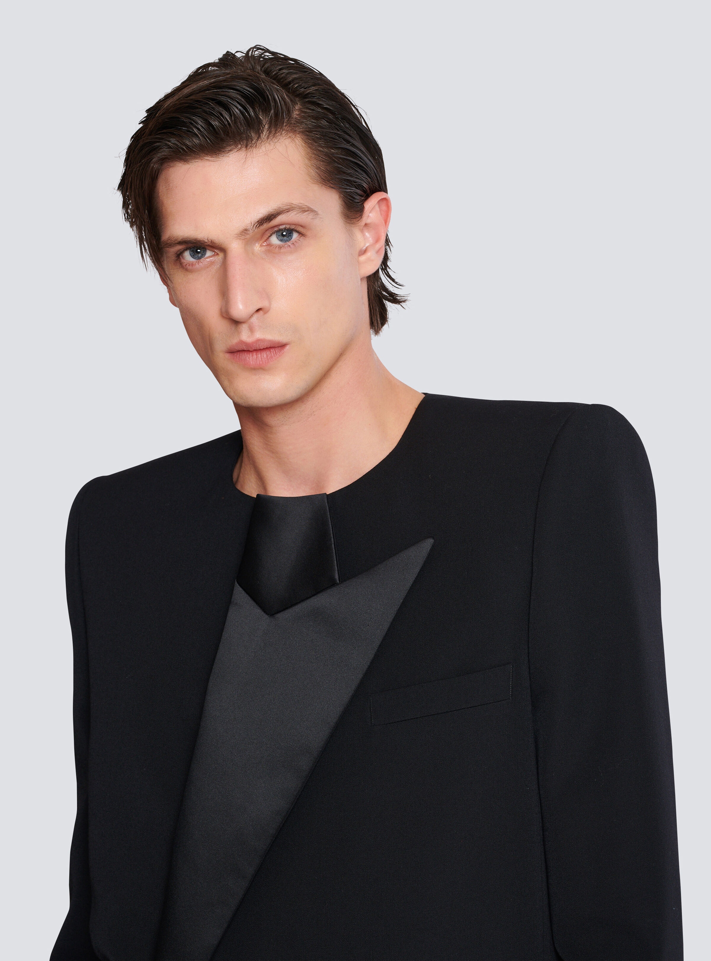 Cropped grain de poudre jacket with asymmetrical collar - 7