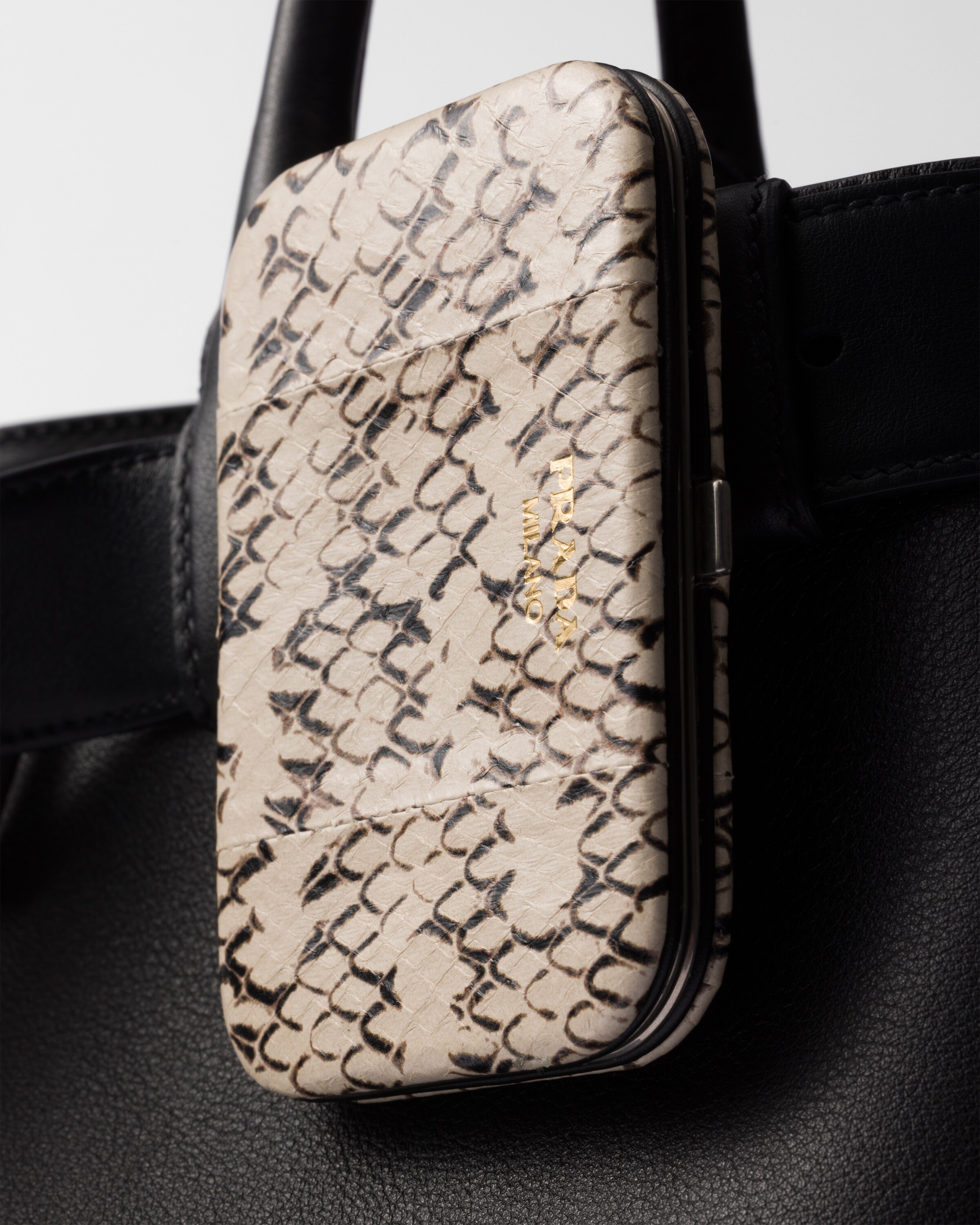 Ayers card holder - 2