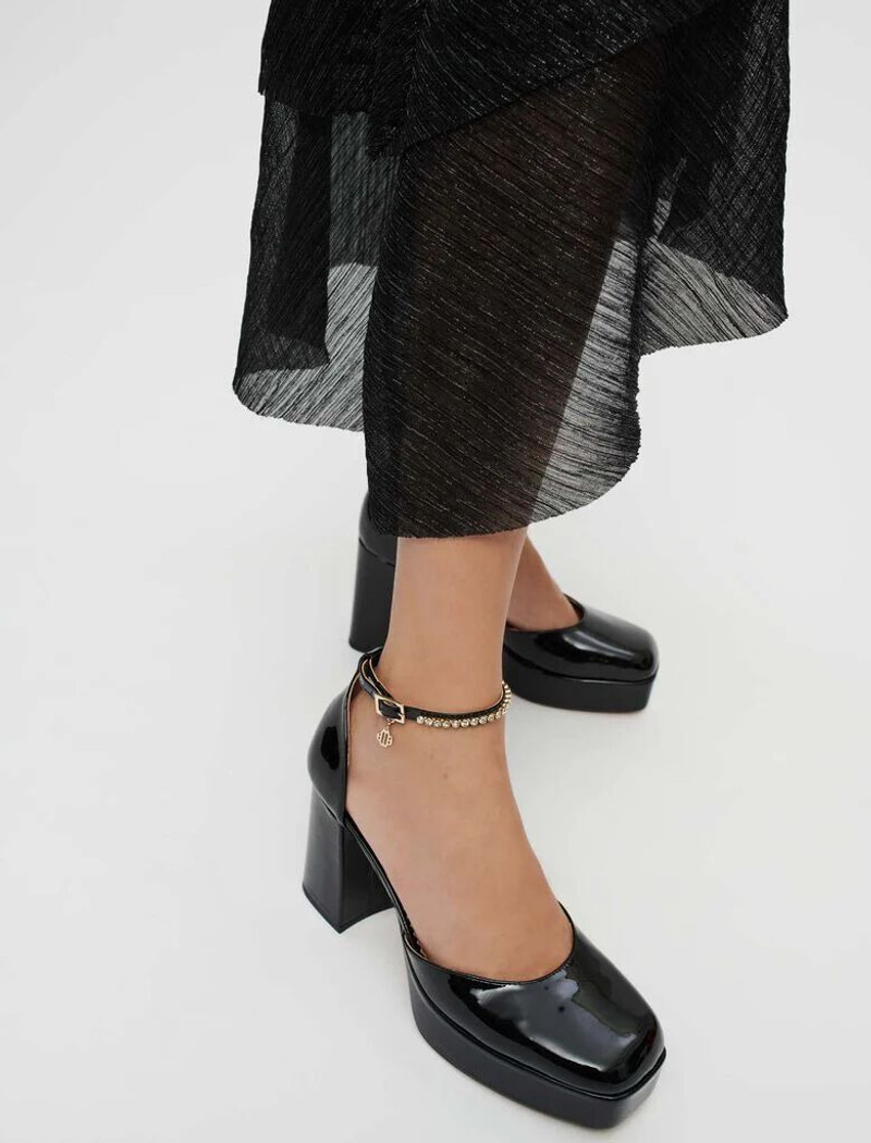 Patent platform pumps 6