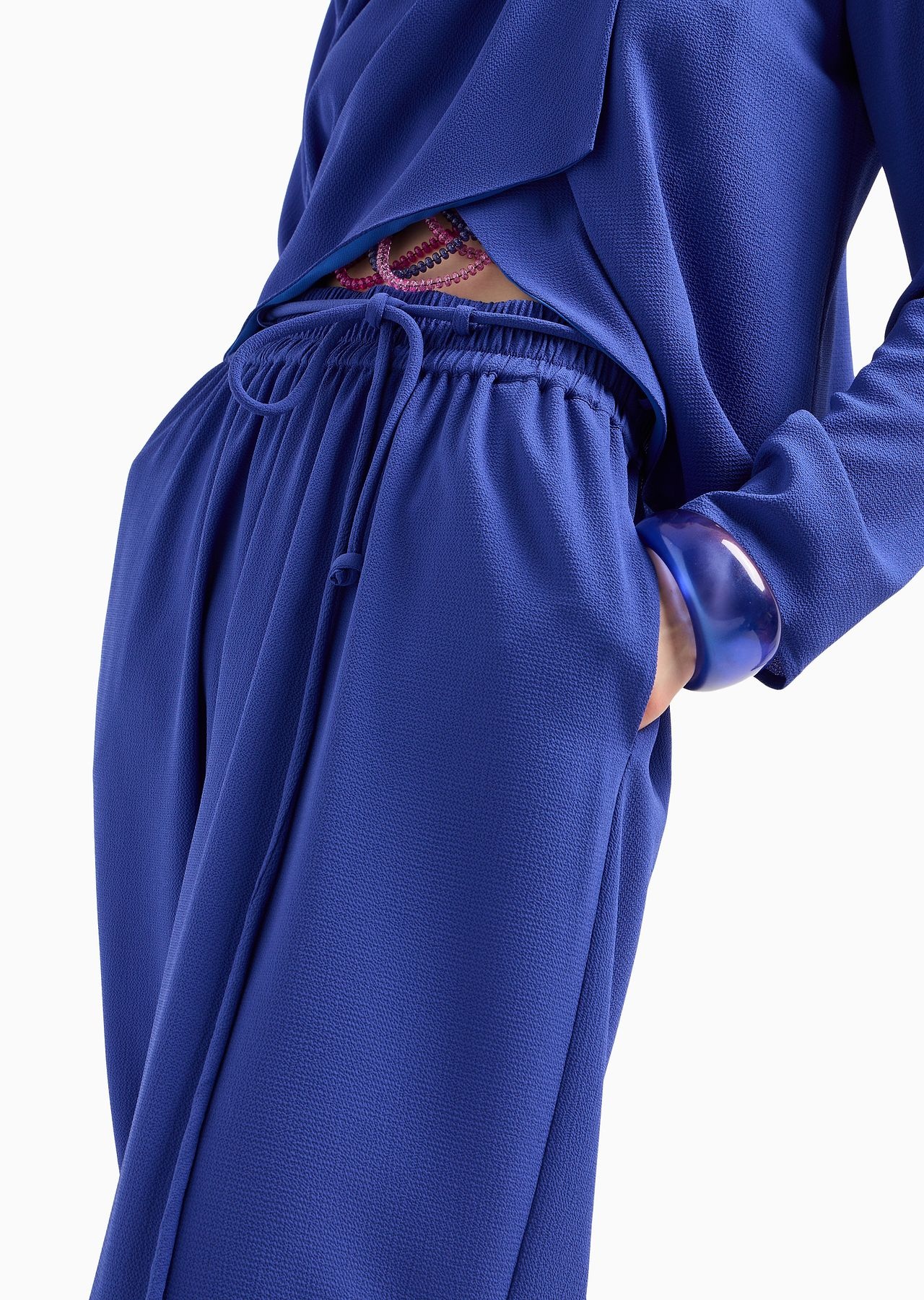 Elasticated-waist trousers with tubular armure-crêpe belt - 5