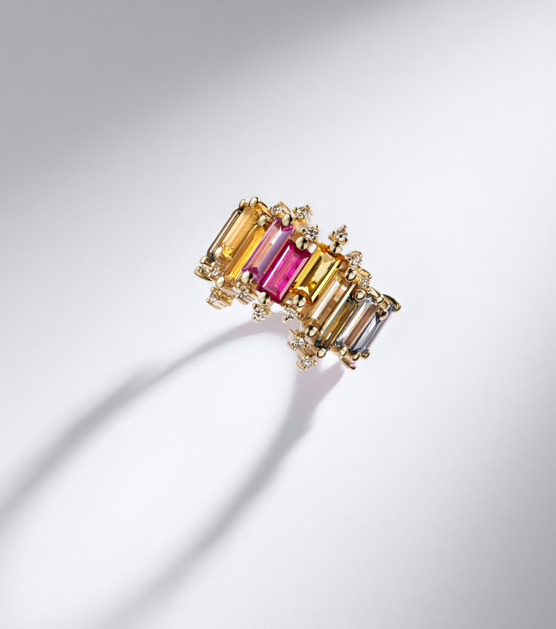 18kt gold ring with sapphires and diamonds 5