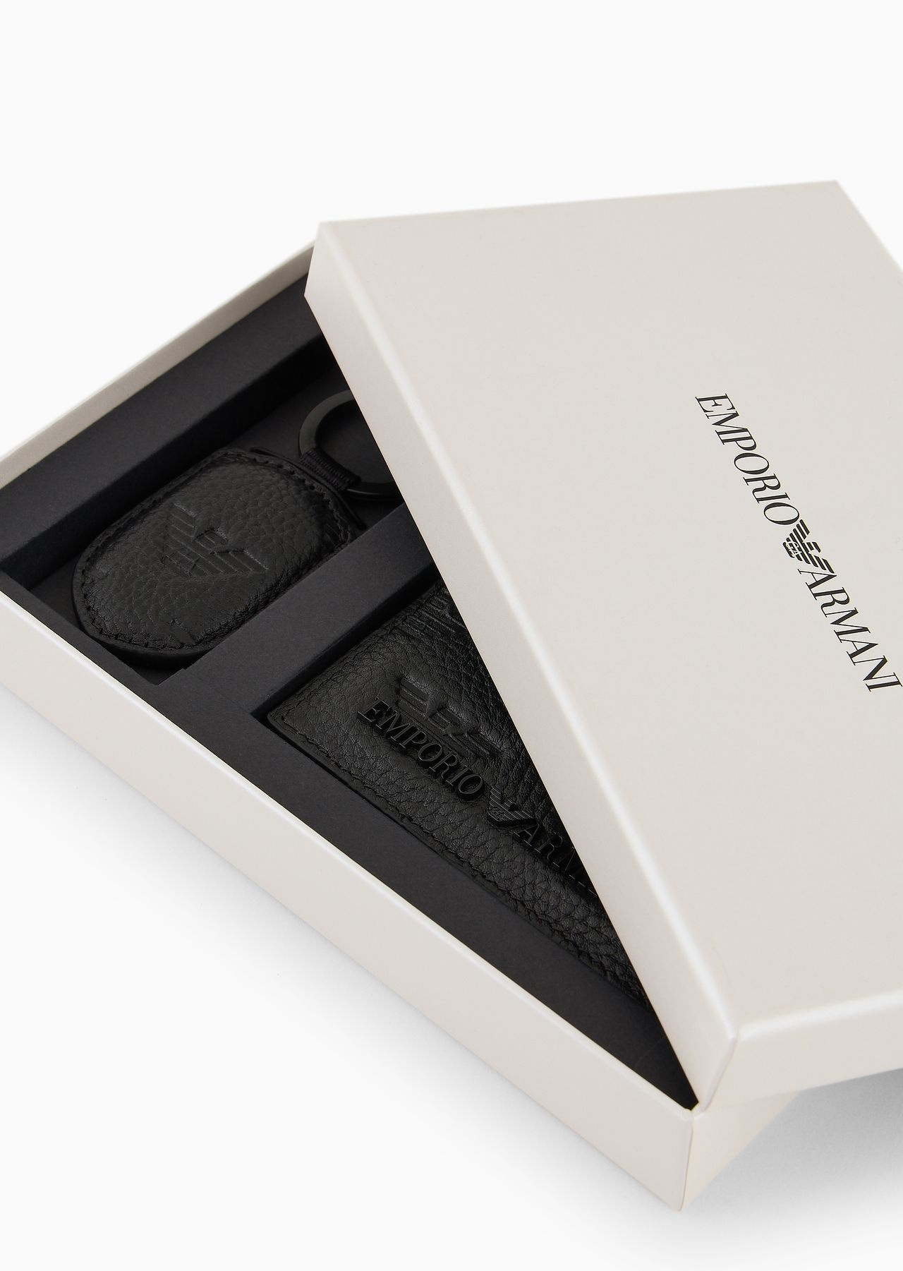 Gift box with leather wallet and keyring with all-over embossed eagle - 4
