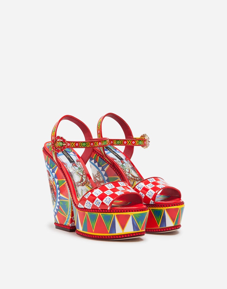 Patent leather sandals with wedge heel and Sicilian carretto print - 2