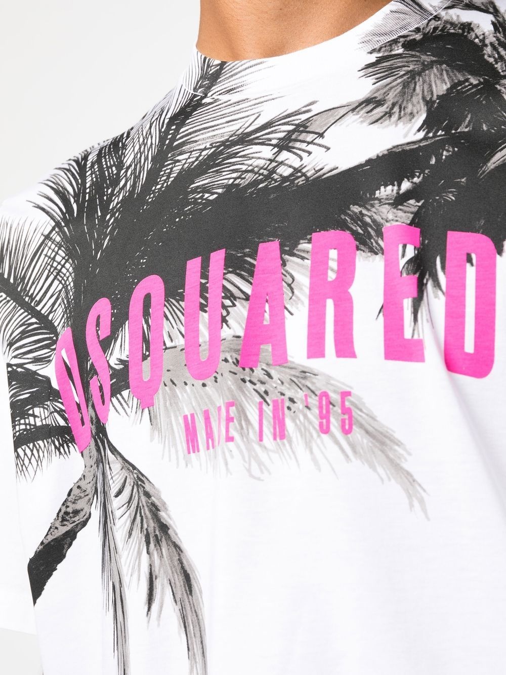 graphic-print logo T-shirt - 5