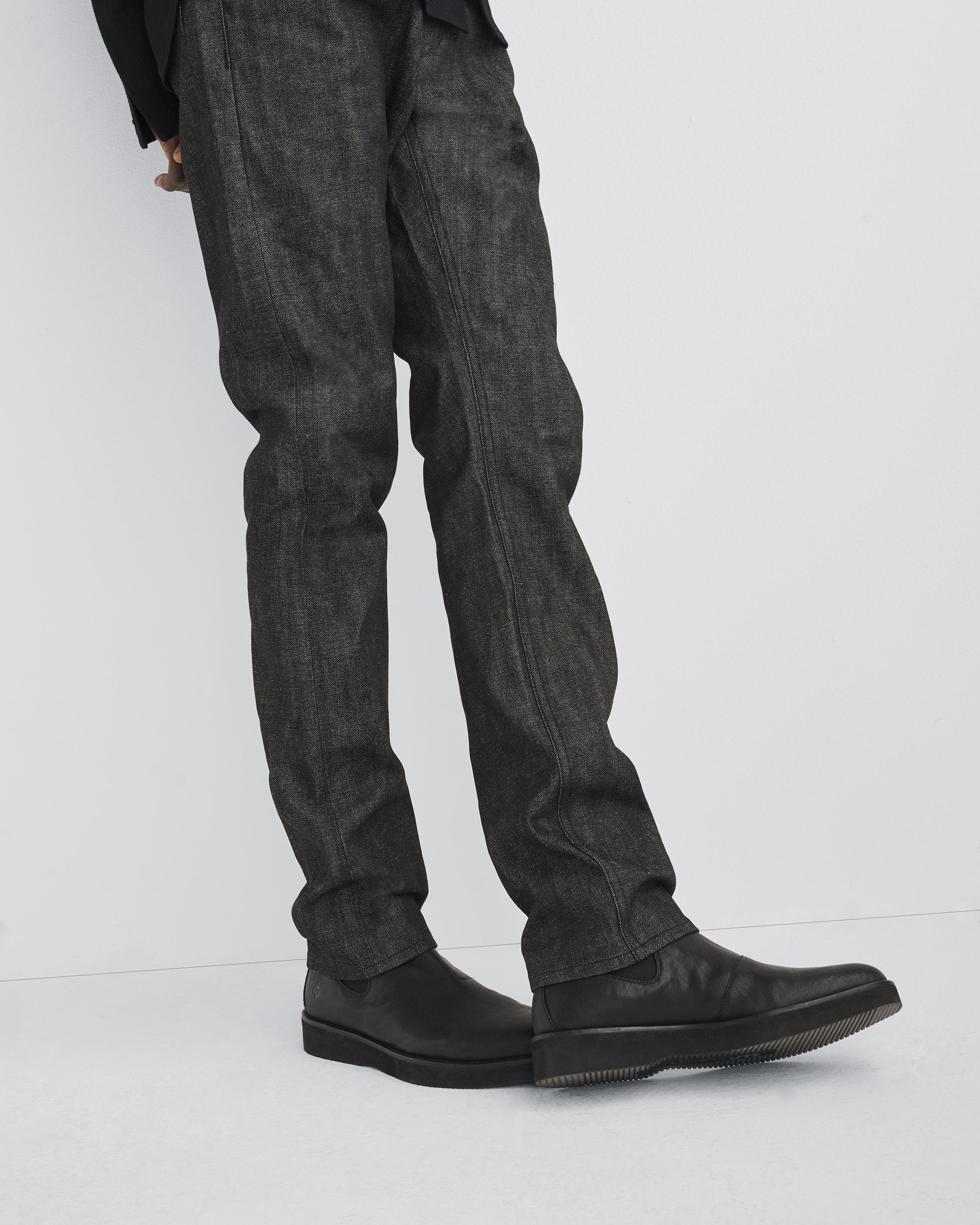 Fit 4 - Raw
Straight Archive Selvedge Jean - 2