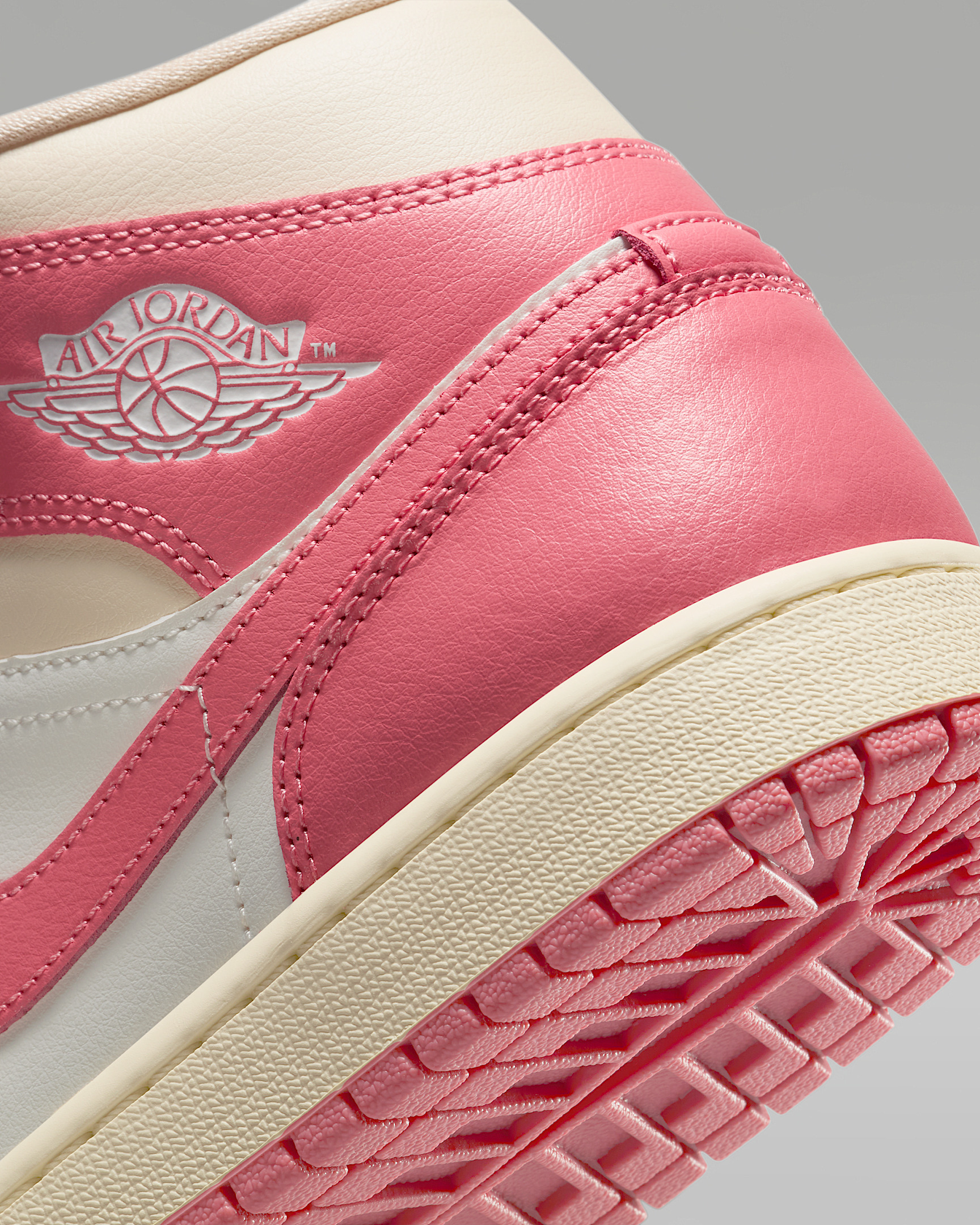 Air Jordan 1 Mid Women's Shoes - 8