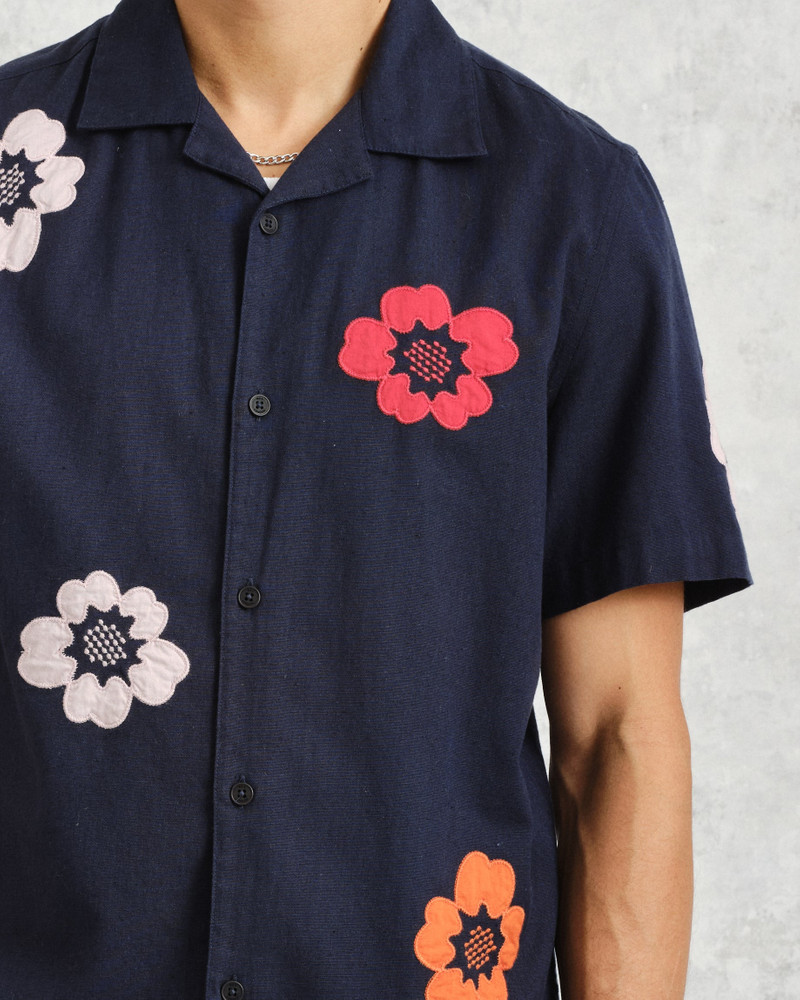 Wax London Didcot - Navy Floral Applique Short-Sleeve Shirt outlook