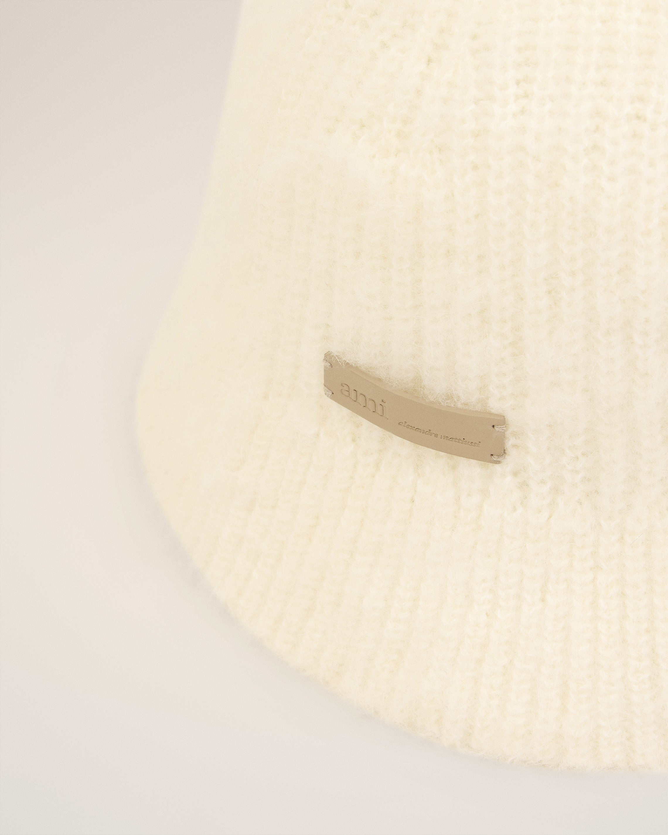 WHITE MOHAIR AMI BUCKET HAT - 4