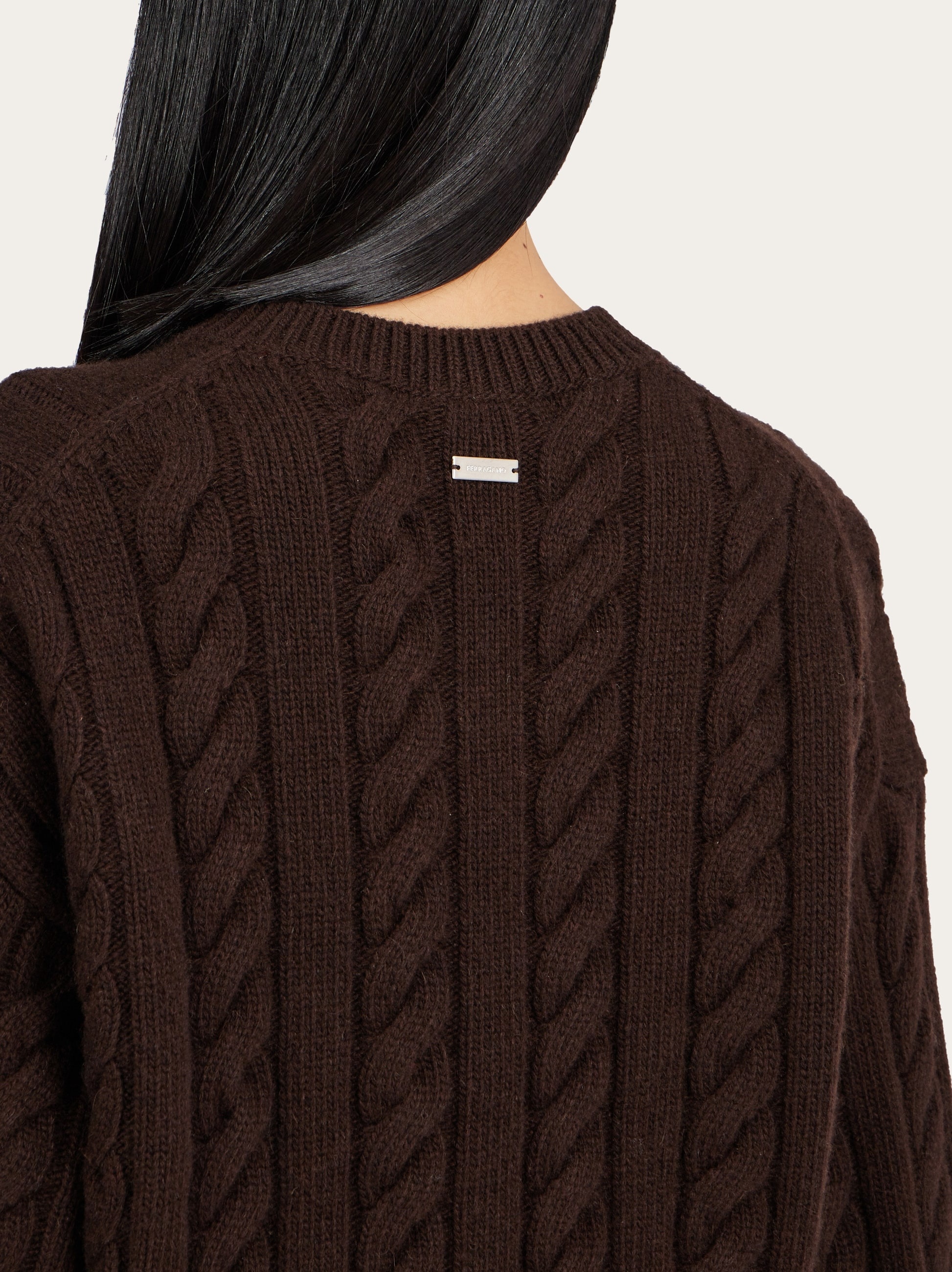 Cable knit V-neck sweater - 4