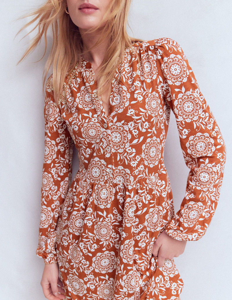 Amy Short Jersey Dress-Brown, Decorative Blossom 3