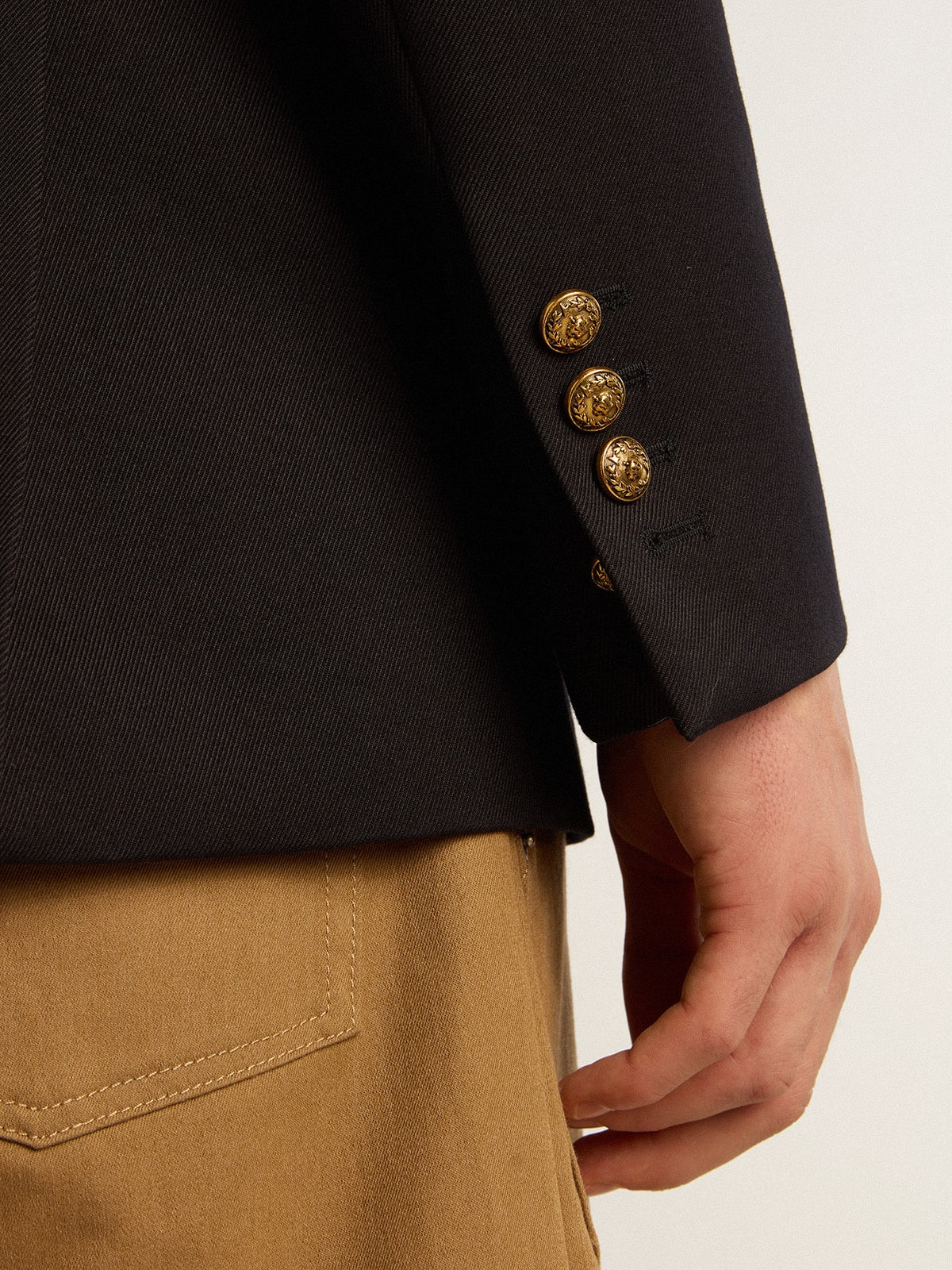 Double-breasted men’s blazer in dark blue with gold-colored buttons - 5