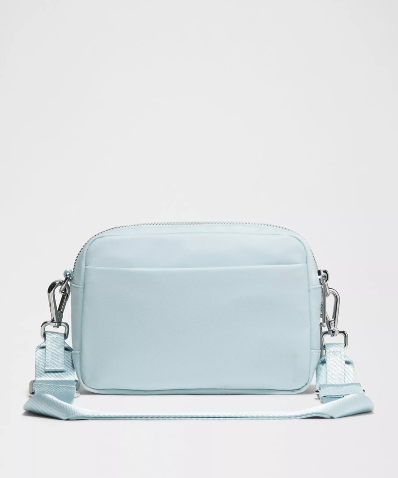 Everywhere Crossbody Bag 2L *Metal Hardware 3