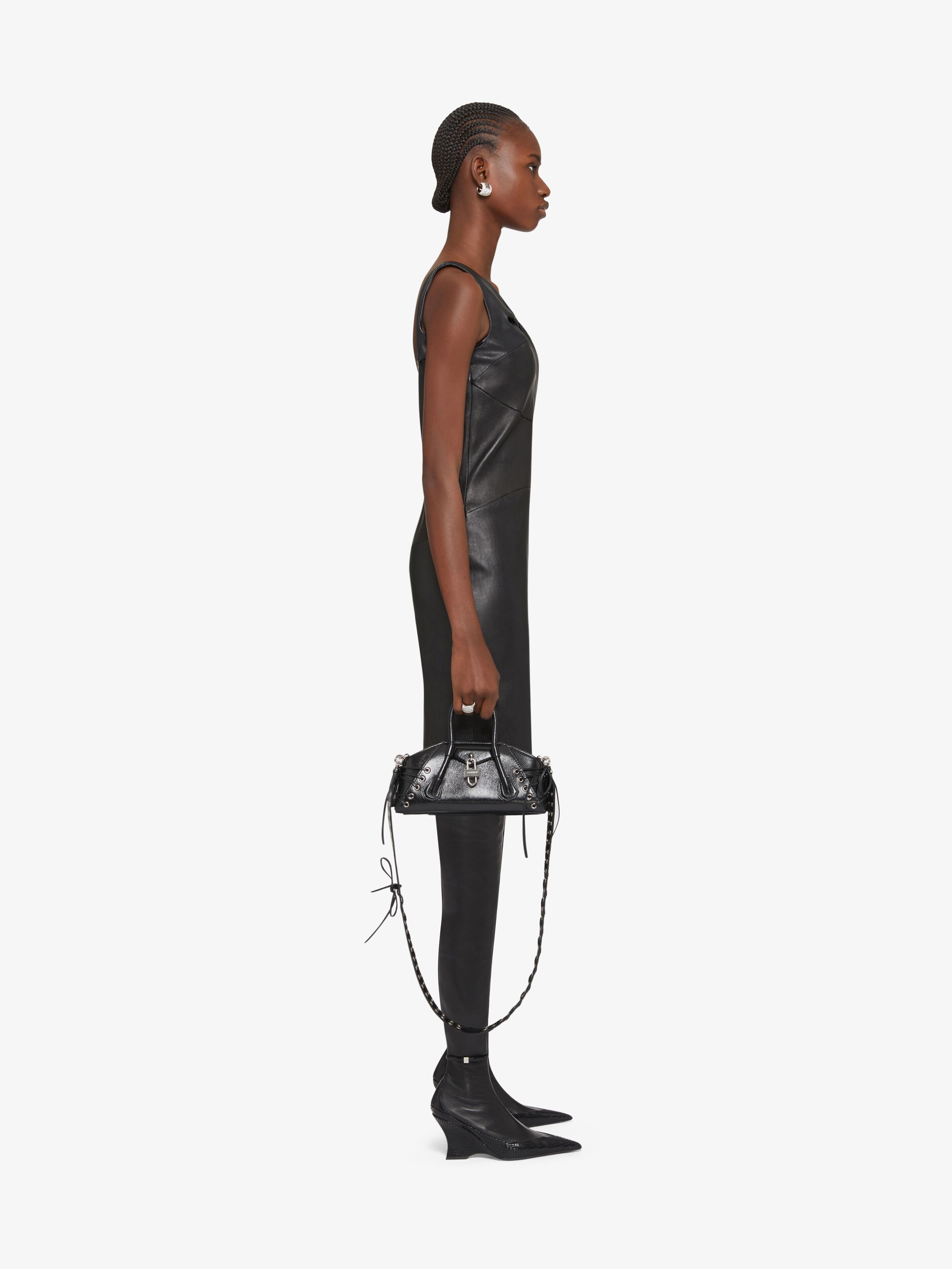 DRESS IN LEATHER WITH CHAIN DETAIL - 3