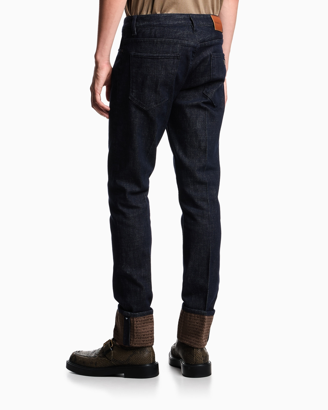 J06 SLIM-FIT JEANS IN RINSED STRETCH DENIM WITH LOGO TURN-UPS - 3