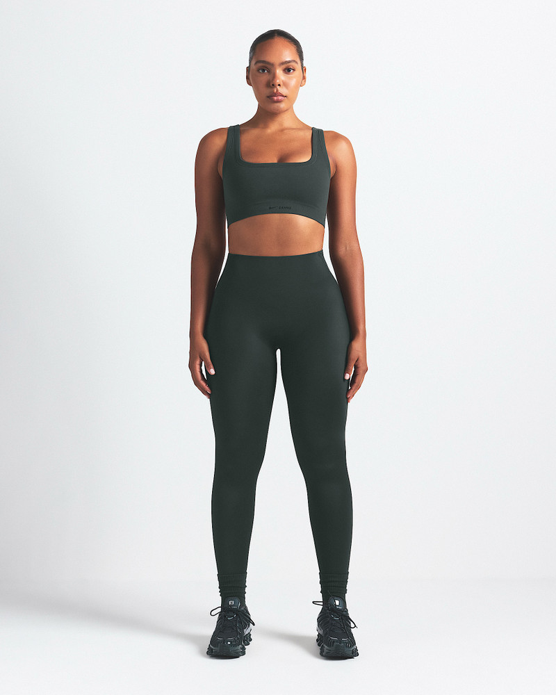 NikeSKIMS Vintage Seamless Women's Scoop Bra 3