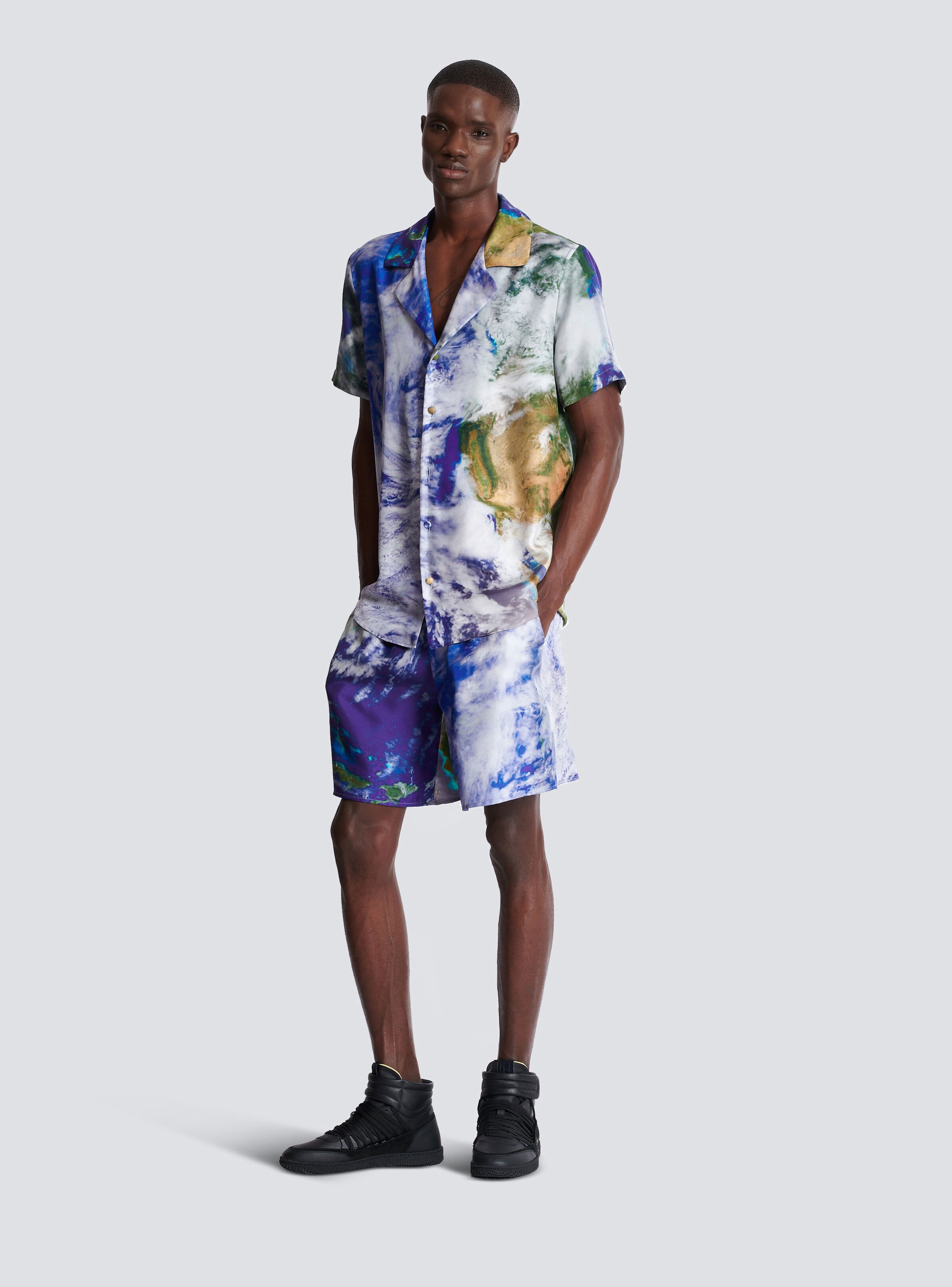 Silk shorts with Earth print - 2