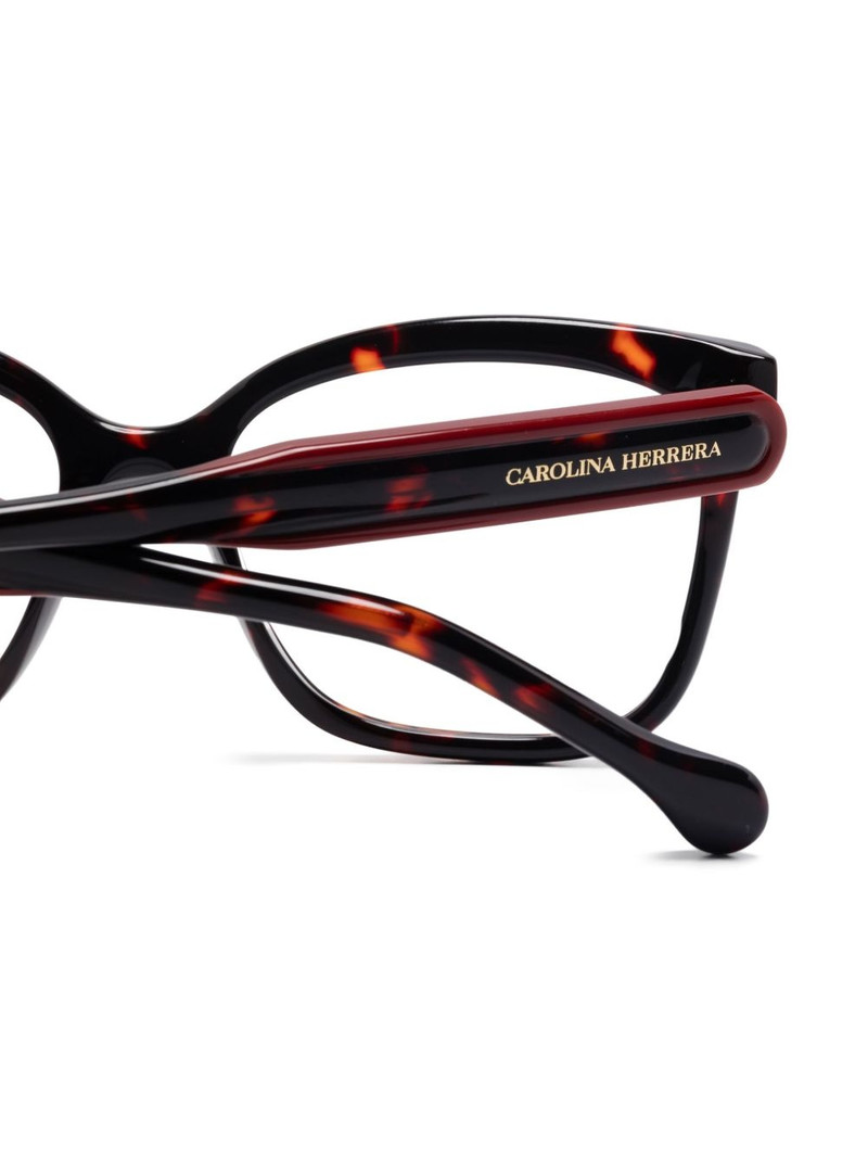 butterfly-frame glasses 3